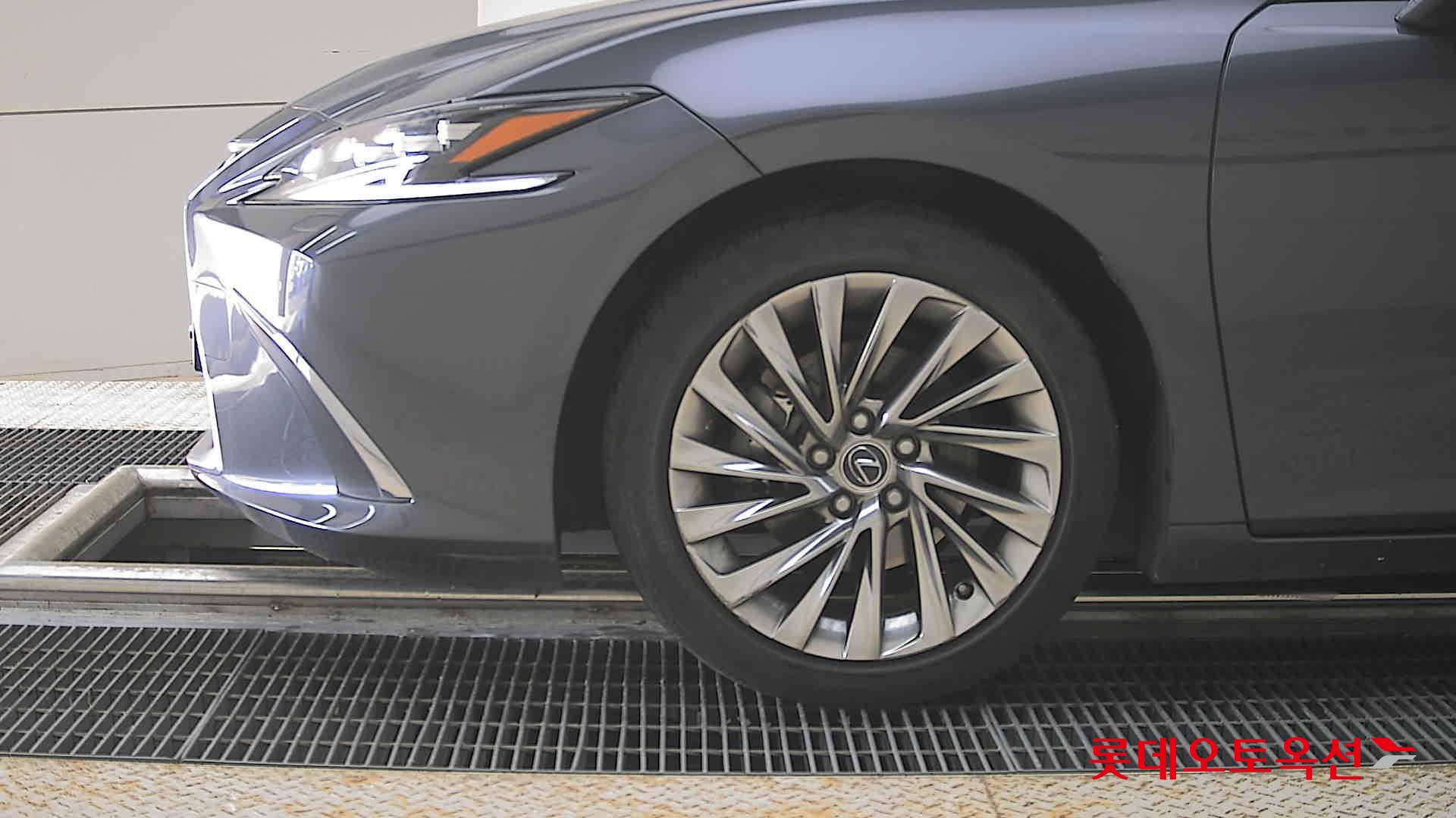 LEXUS ES - 25