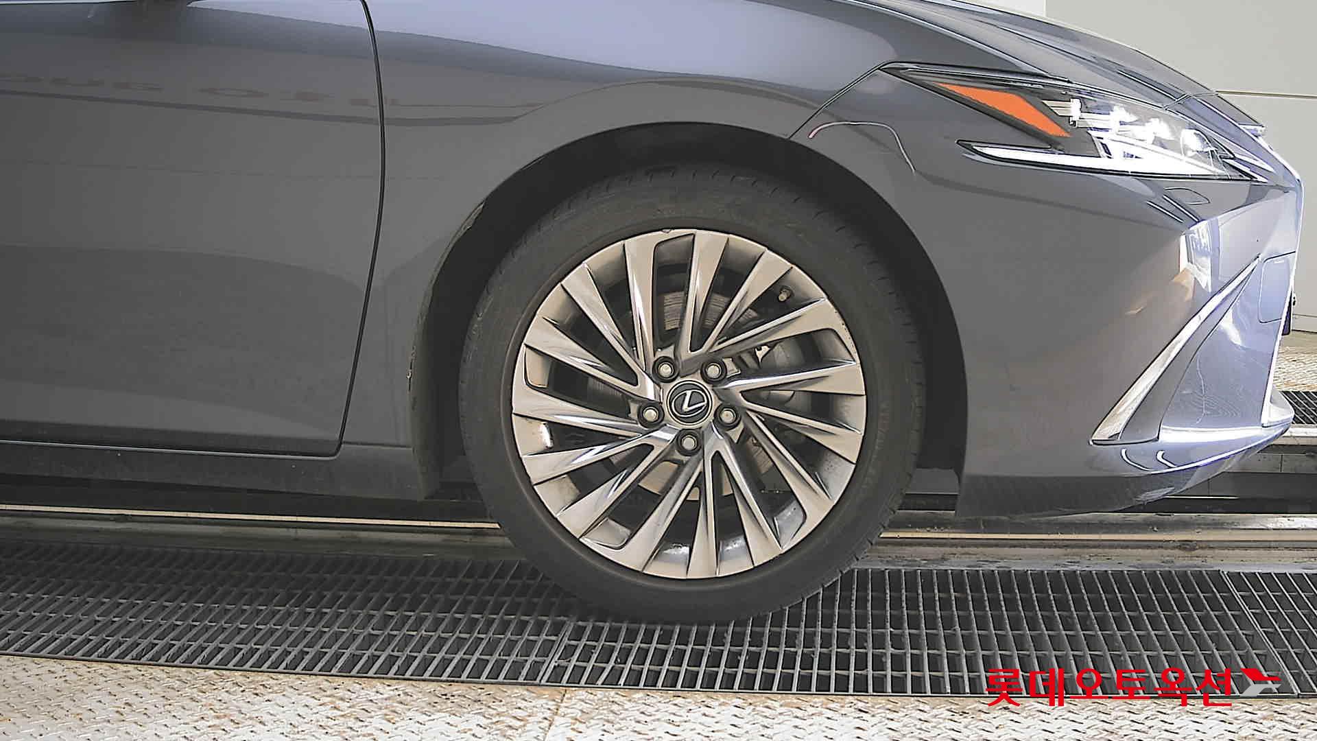 LEXUS ES - 27