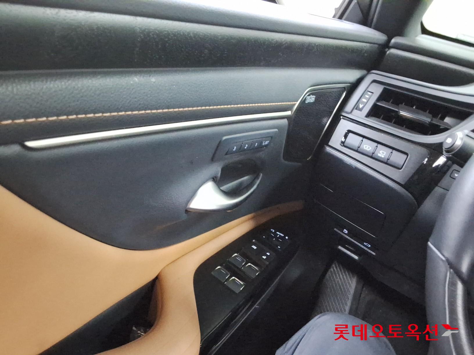 LEXUS ES - 29
