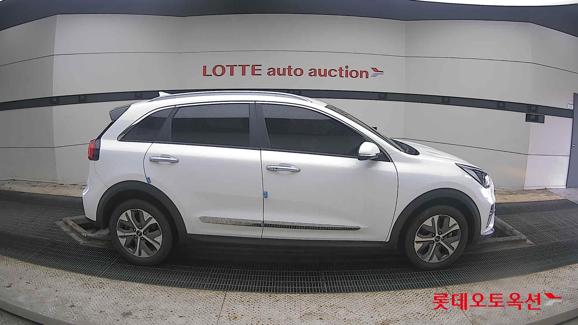 Kia Niro EV 2022 Snow White Pearl (optional) из Кореи, фото 3