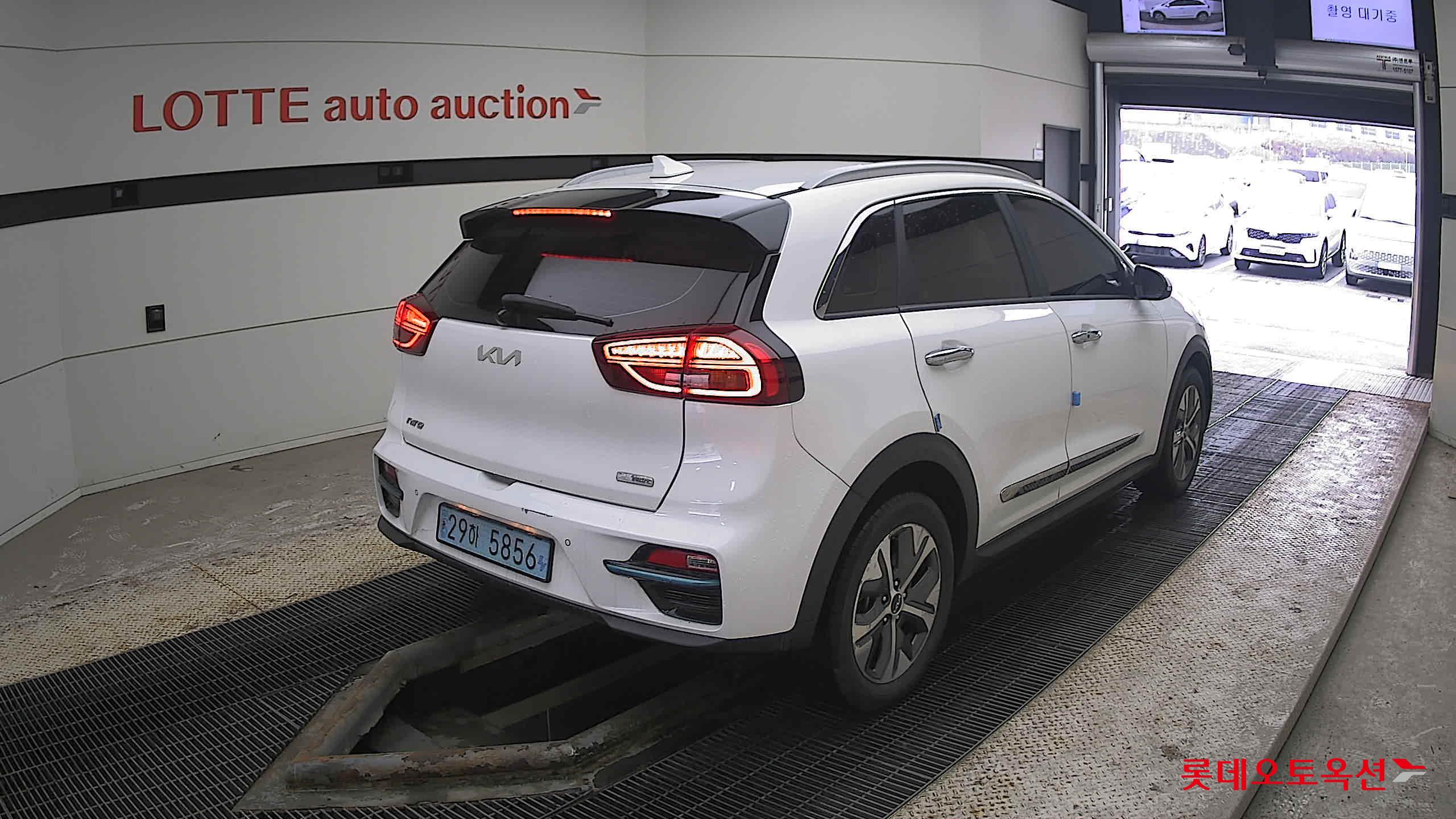 Kia Niro EV 2022 Snow White Pearl (optional) из Кореи, фото 4