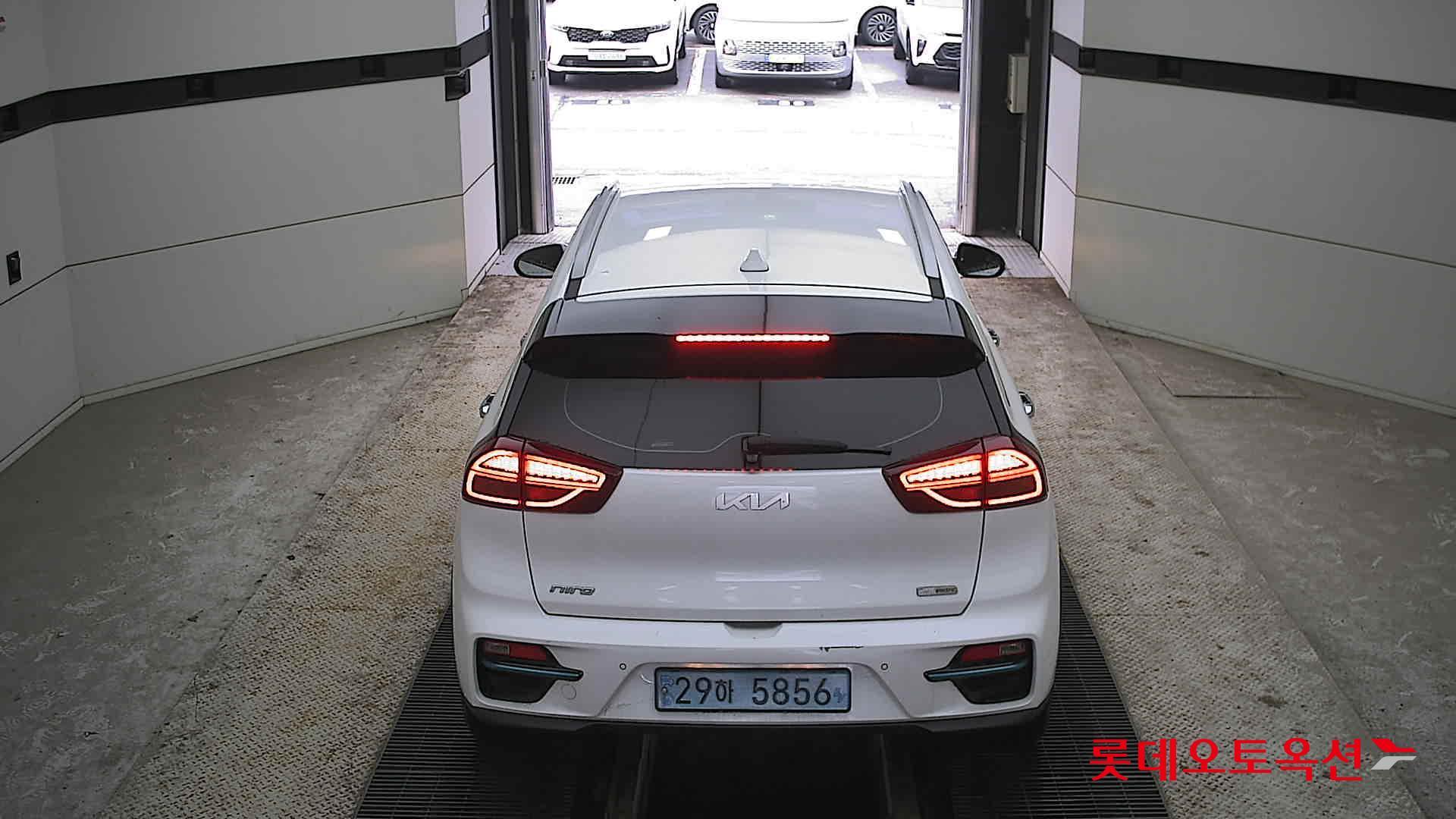 Kia Niro EV 2022 Snow White Pearl (optional) из Кореи, фото 5