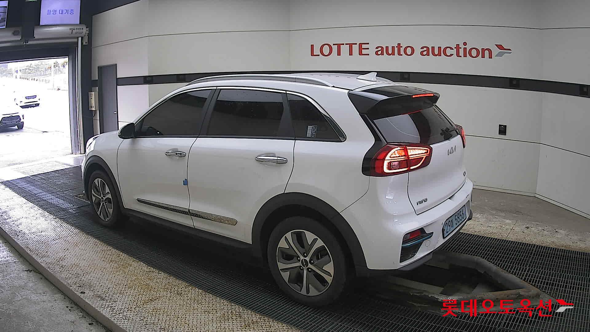Kia Niro EV id 3809995 из Кореи 10