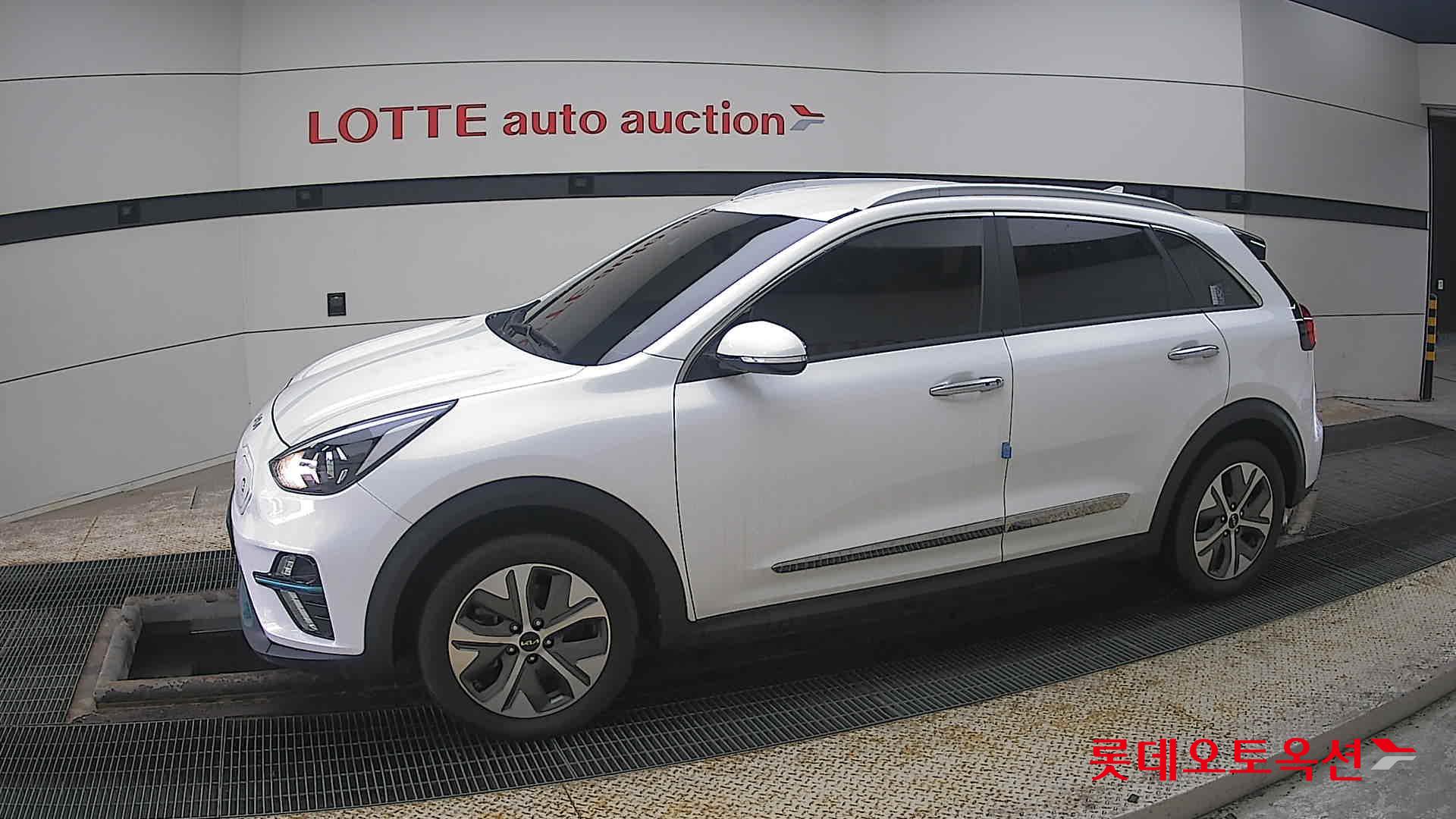 Kia Niro EV id 3809995 из Кореи 12