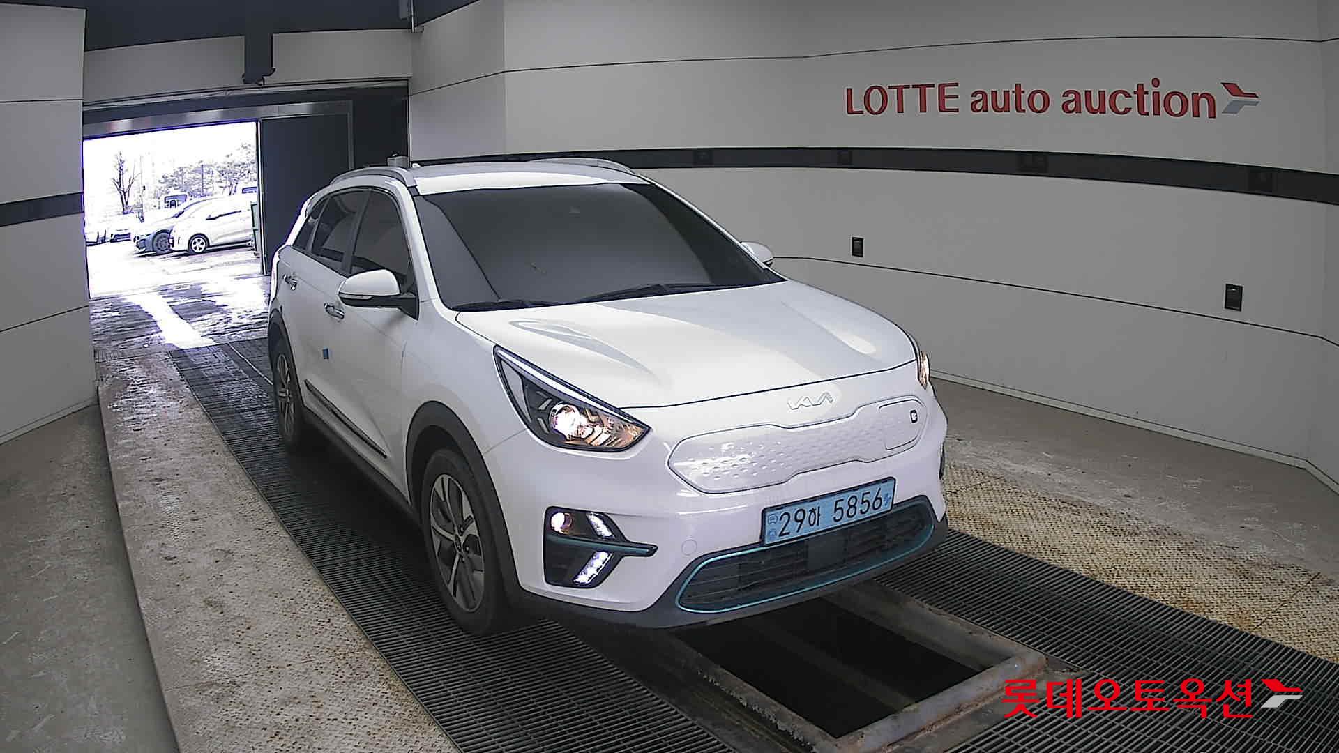 Kia Niro EV id 3809995 из Кореи 15