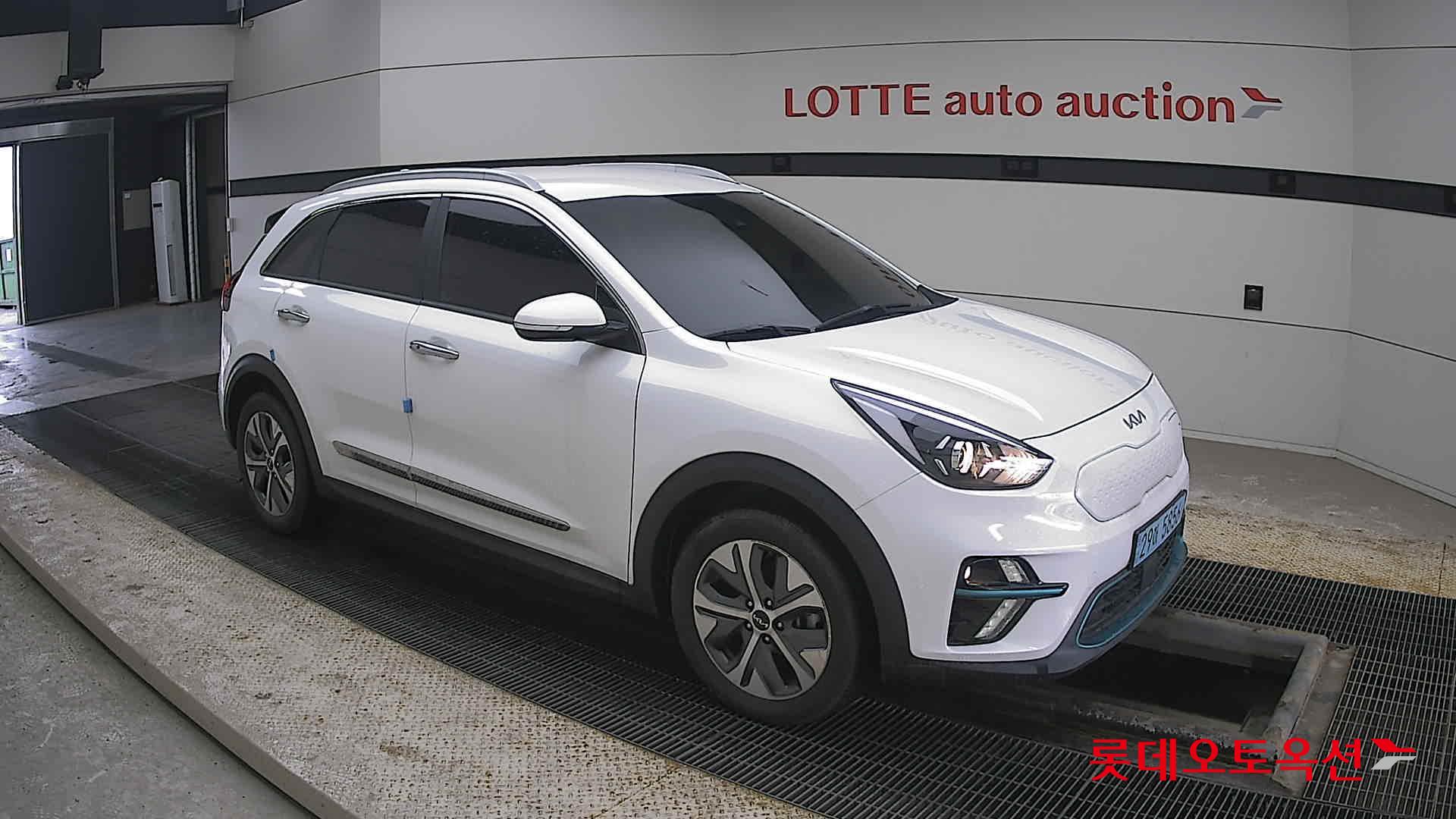 Kia Niro EV id 3809995 из Кореи 16