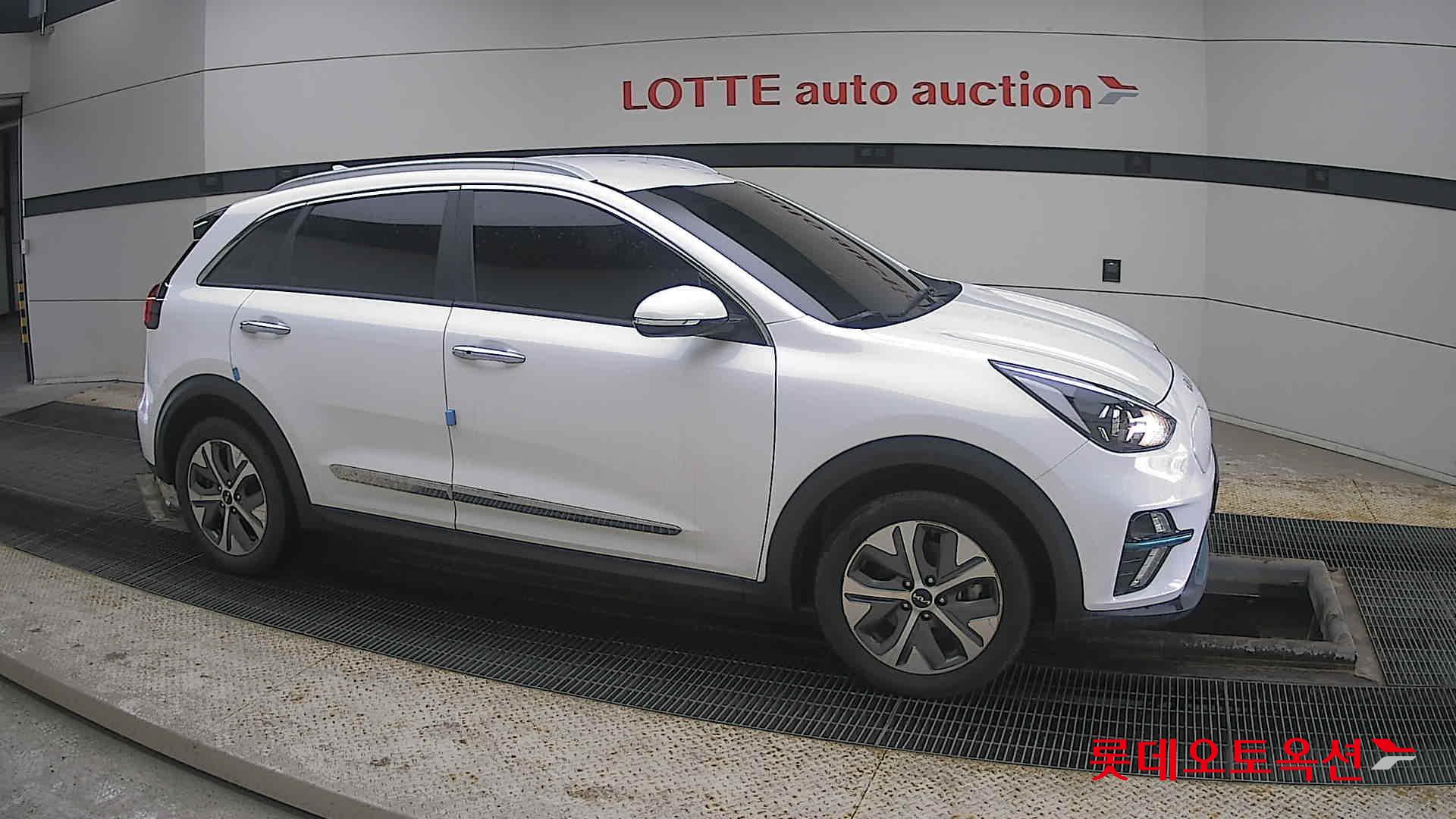 Kia Niro EV id 3809995 из Кореи 17