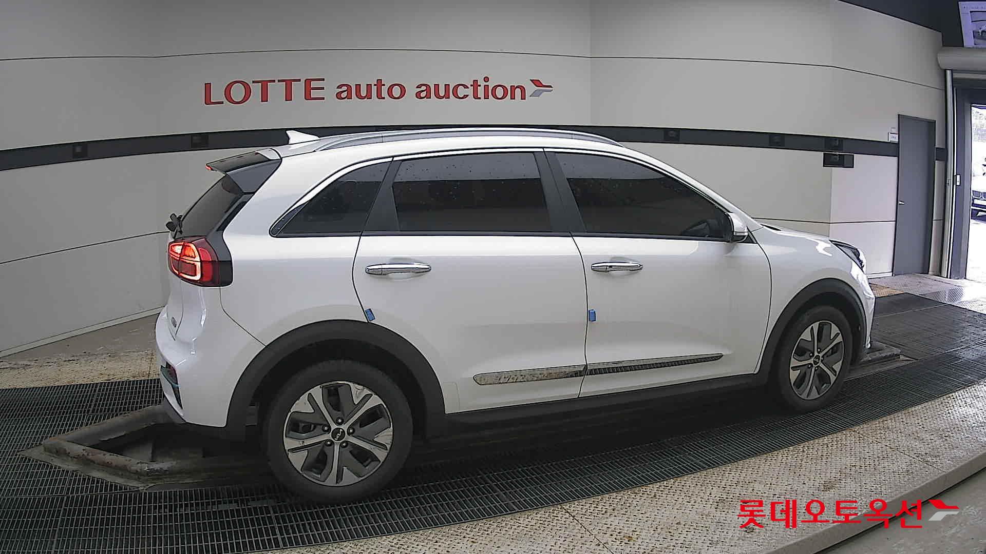 Kia Niro EV id 3809995 из Кореи 18