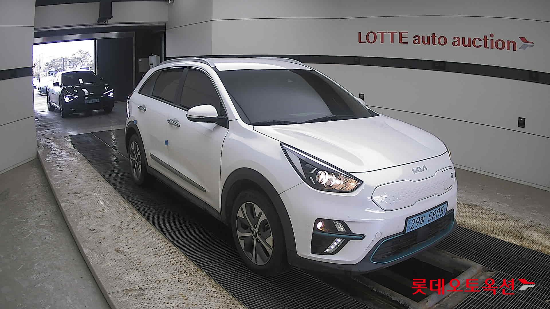 Kia Niro EV 2022 Snow White Pearl (optional) из Кореи, фото 2