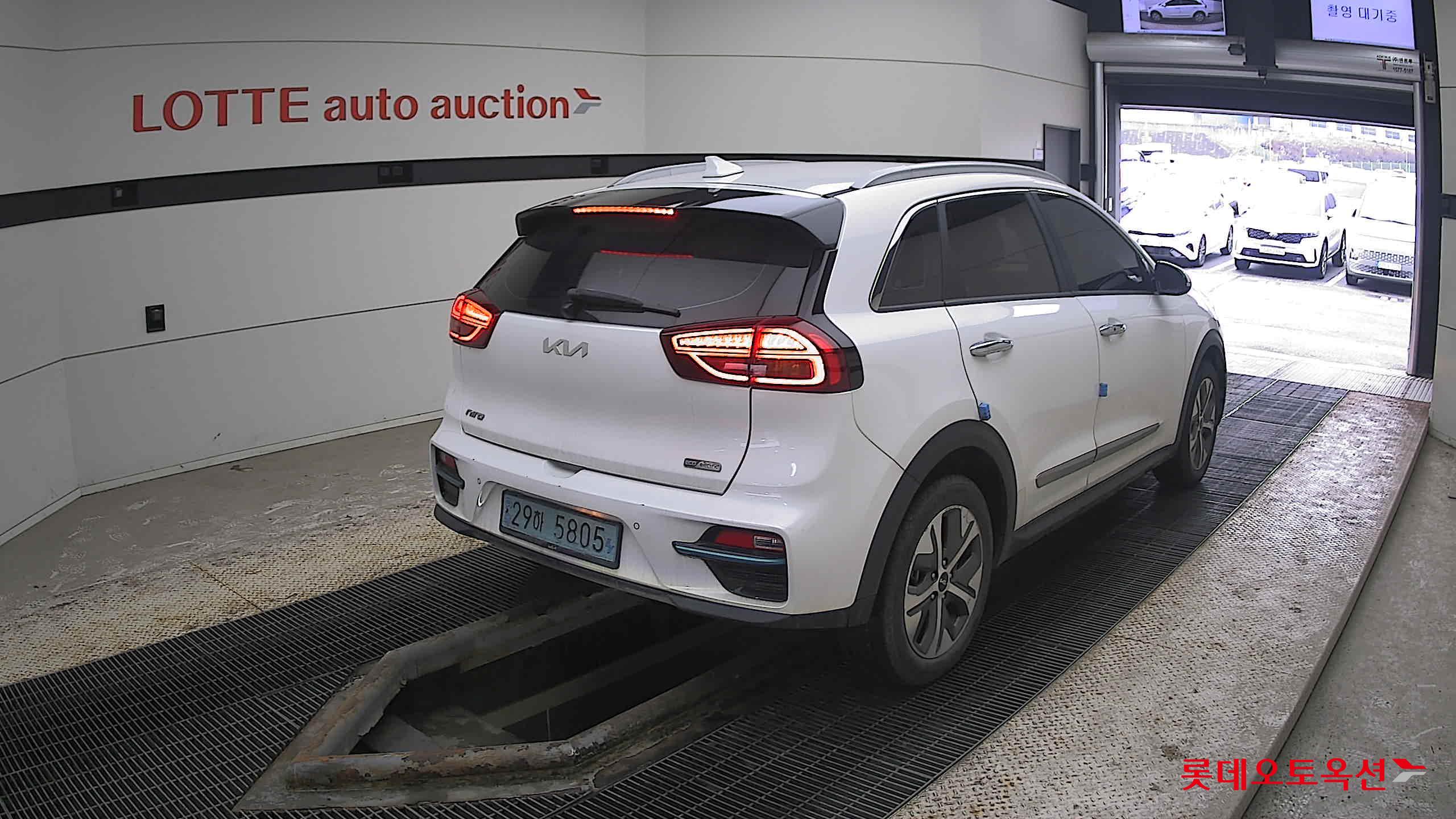 Kia Niro EV 2022 Snow White Pearl (optional) из Кореи, фото 4
