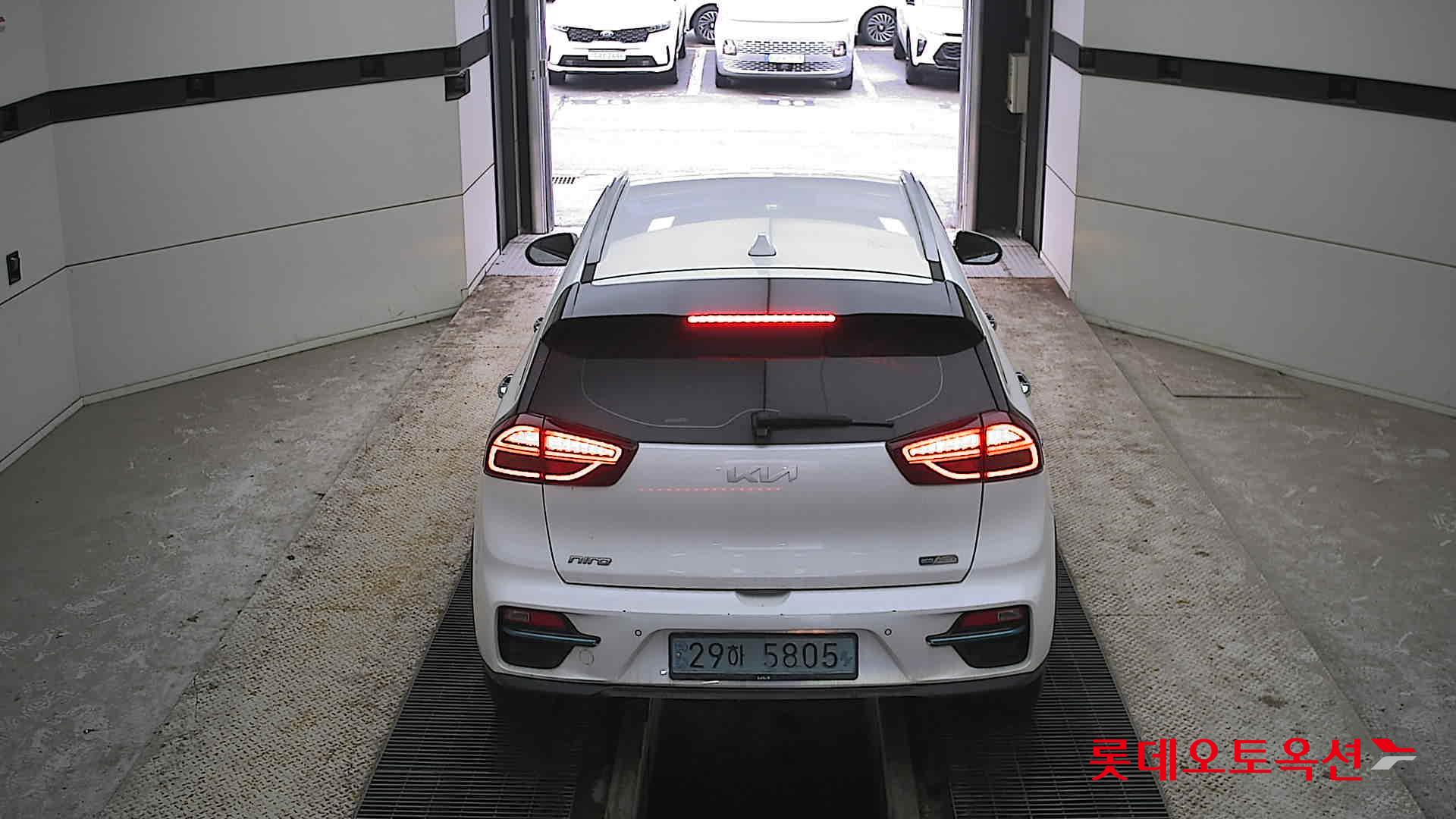 Kia Niro EV 2022 Snow White Pearl (optional) из Кореи, фото 5