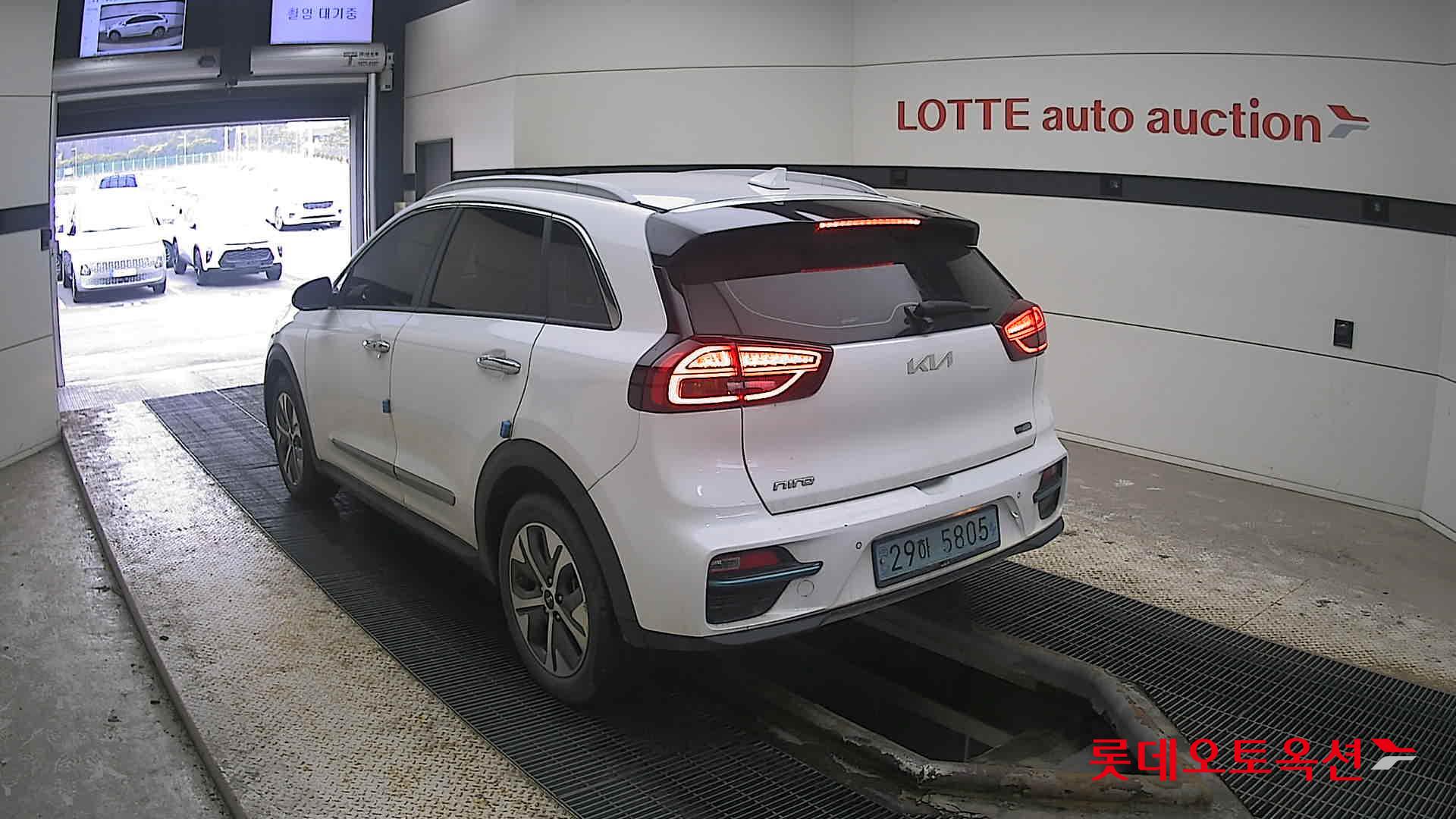 Kia Niro EV 2022 Snow White Pearl (optional) из Кореи, фото 6