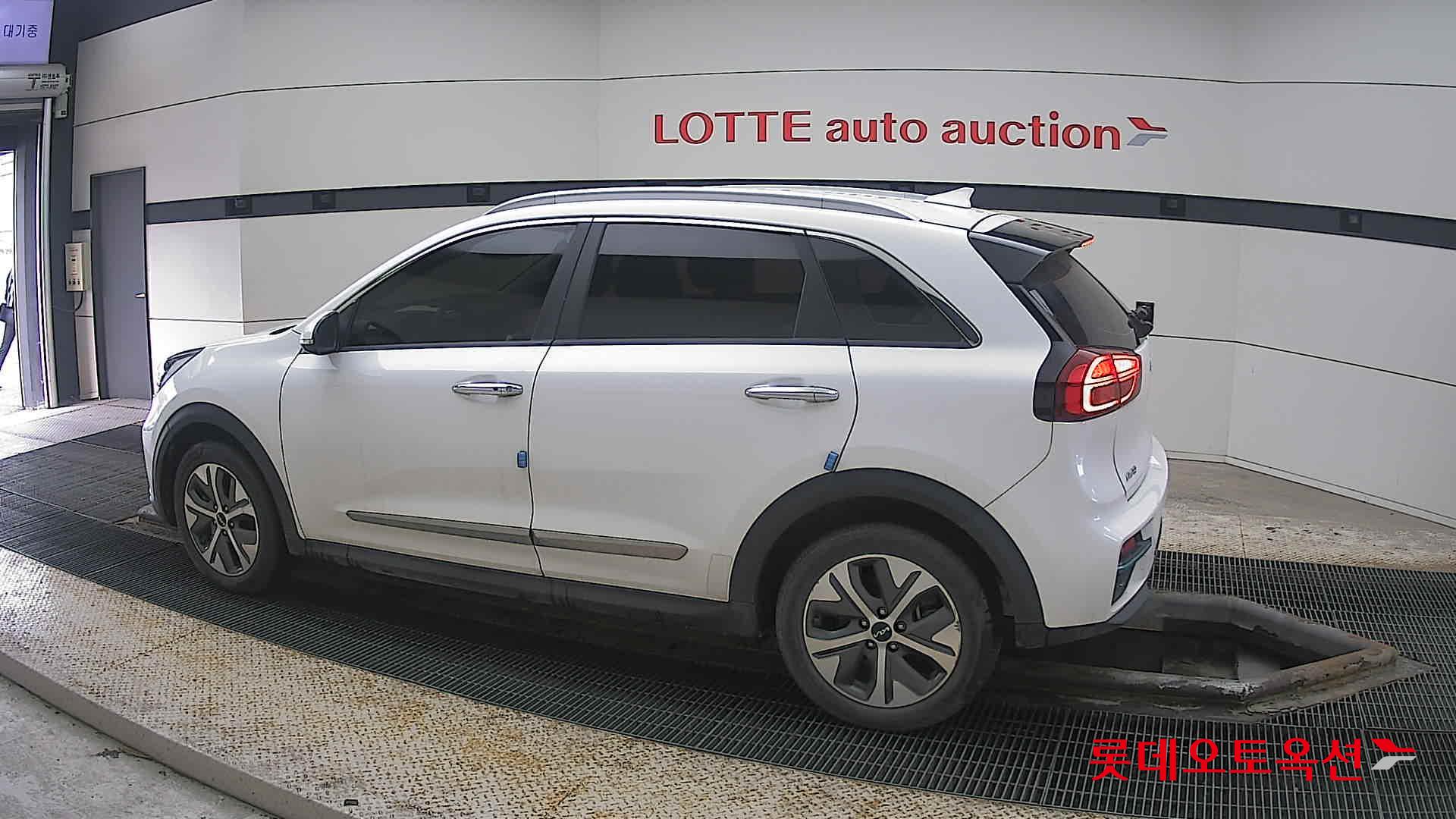 Kia Niro EV id 3809991 из Кореи 11