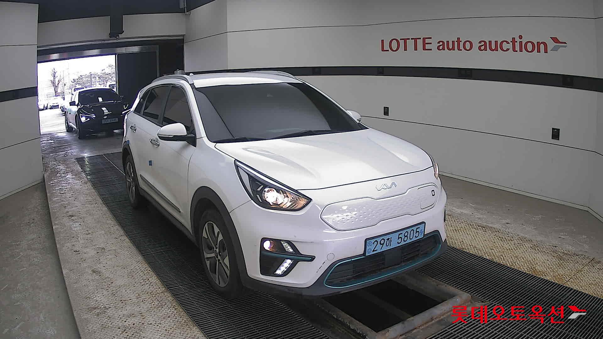 Kia Niro EV id 3809991 из Кореи 15