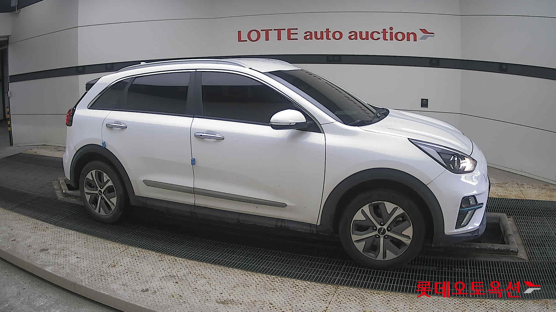 Kia Niro EV id 3809991 из Кореи 17