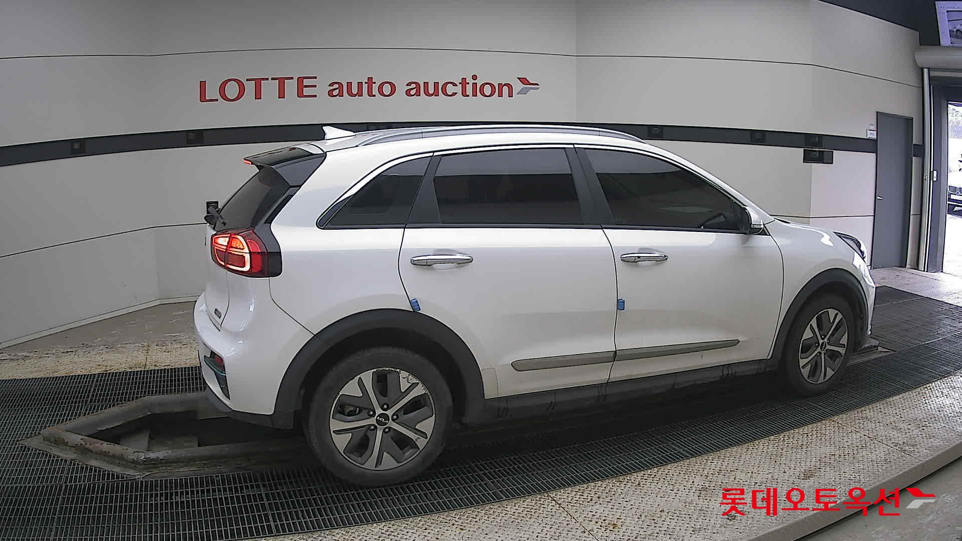 Kia Niro EV id 3809991 из Кореи 18