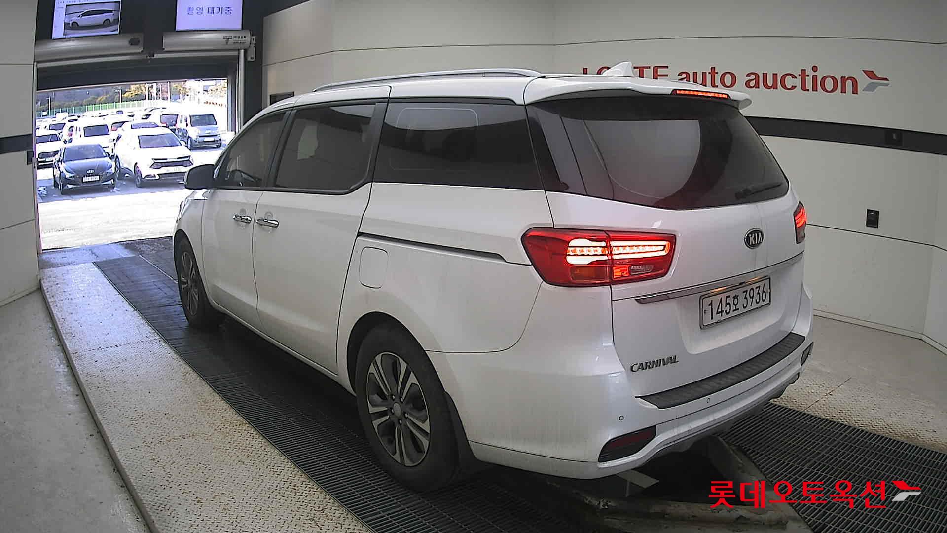 Kia Carnival 2020 Pure White из Кореи, фото 6