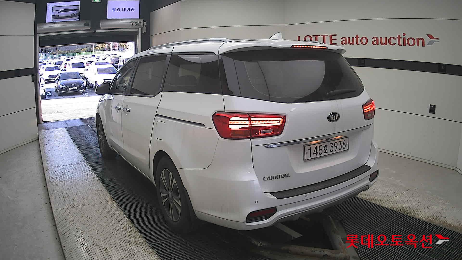 Kia Carnival id 3633601 из Кореи 9