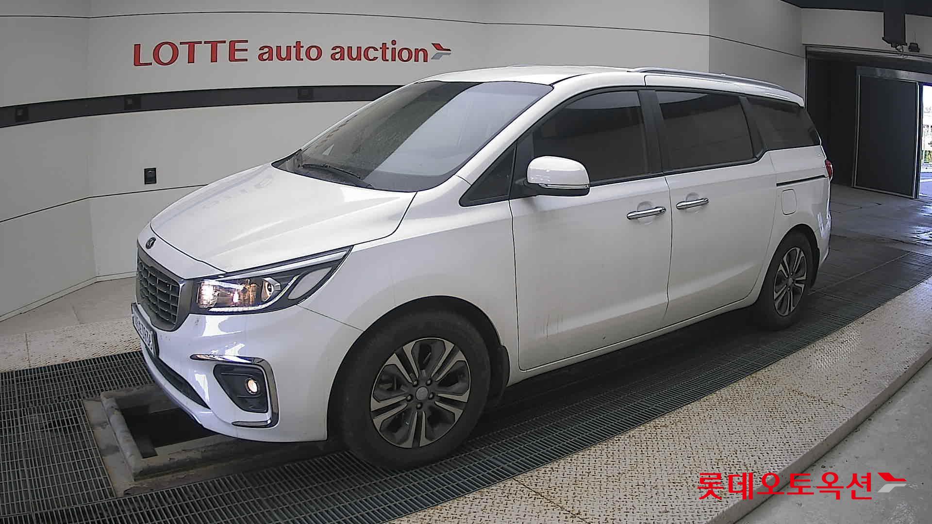 Kia Carnival id 3633601 из Кореи 13