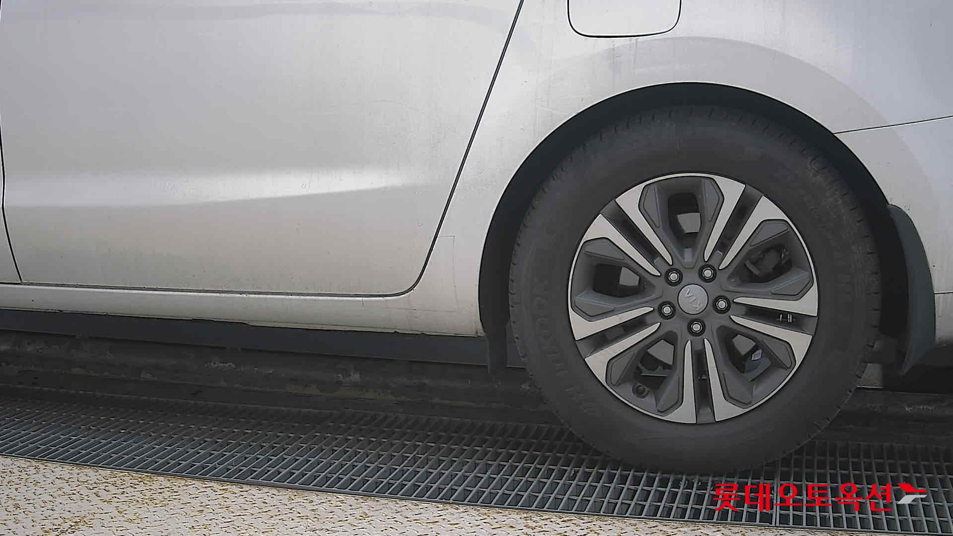 Kia Carnival id 3633601 из Кореи 22