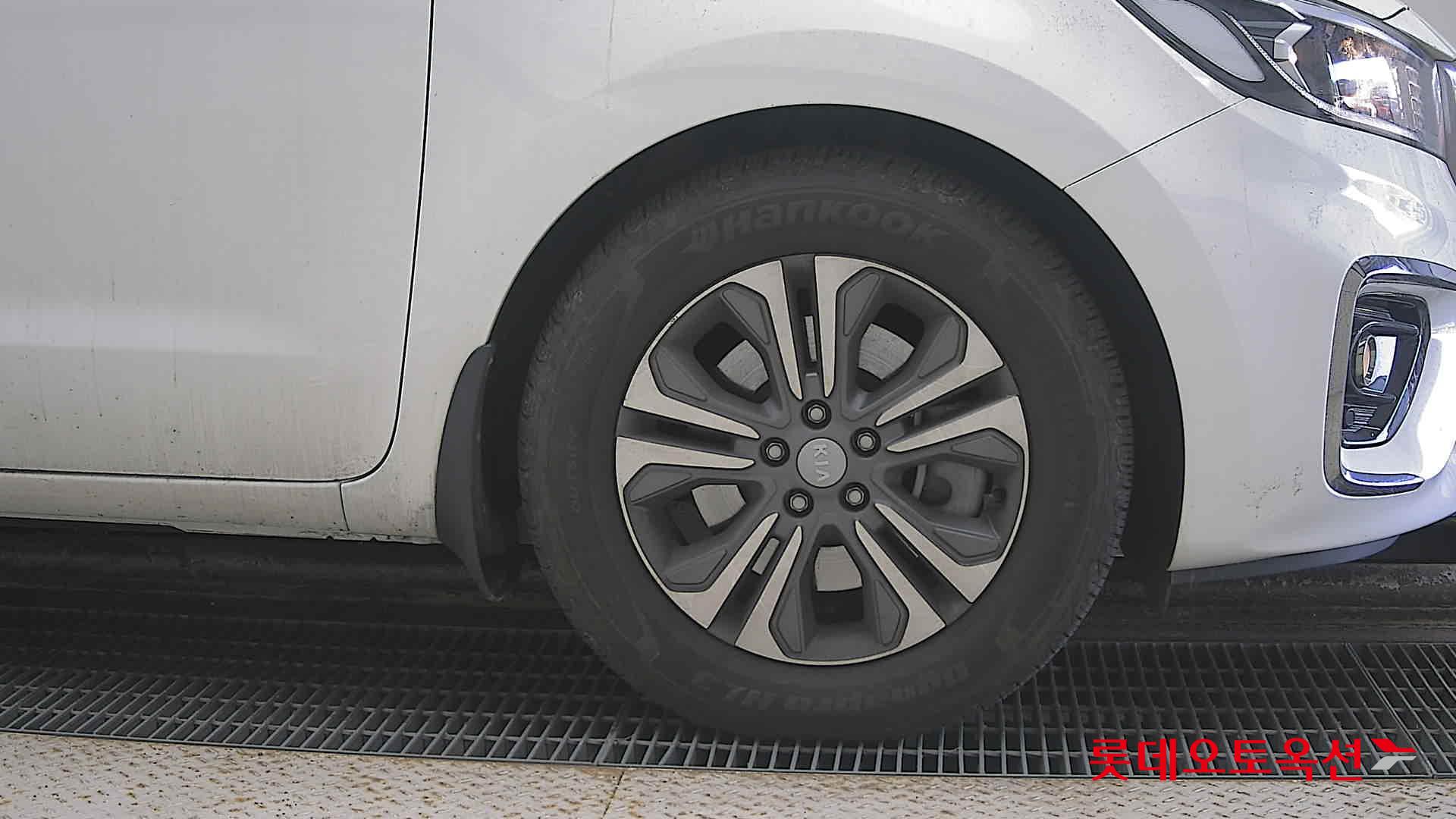 Kia Carnival id 3633601 из Кореи 23