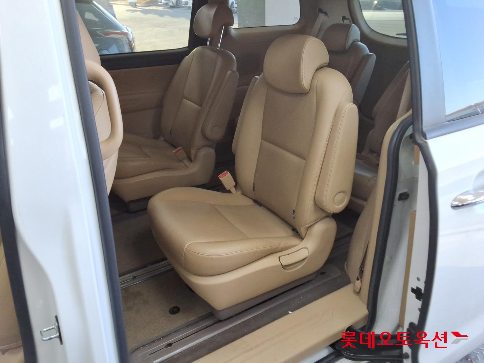 Kia Carnival id 3633601 из Кореи 36