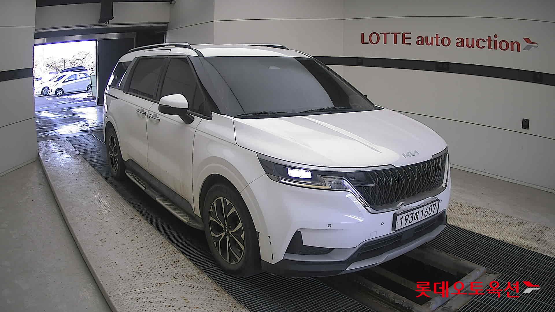 Kia Carnival 2022 Snow White Pearl (optional) из Кореи, фото 2