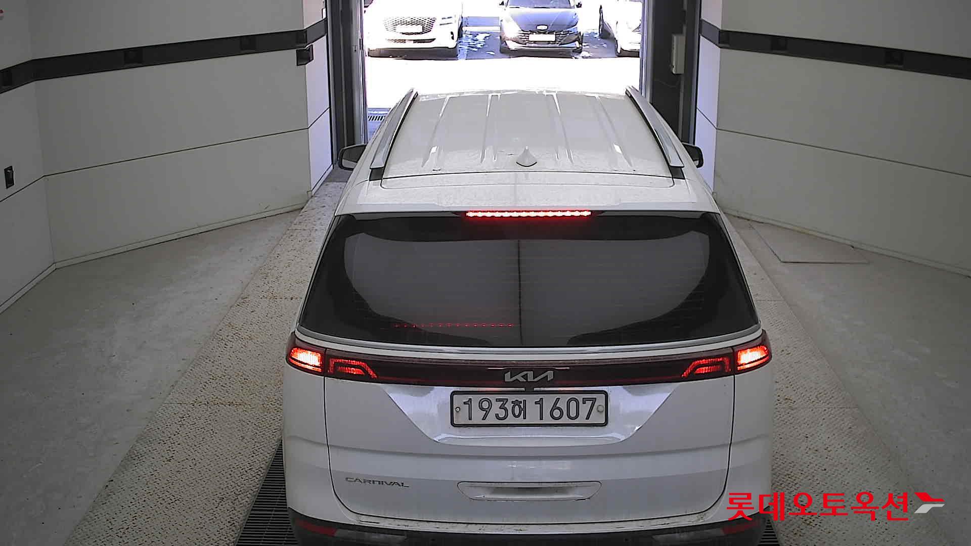 Kia Carnival 2022 Snow White Pearl (optional) из Кореи, фото 5