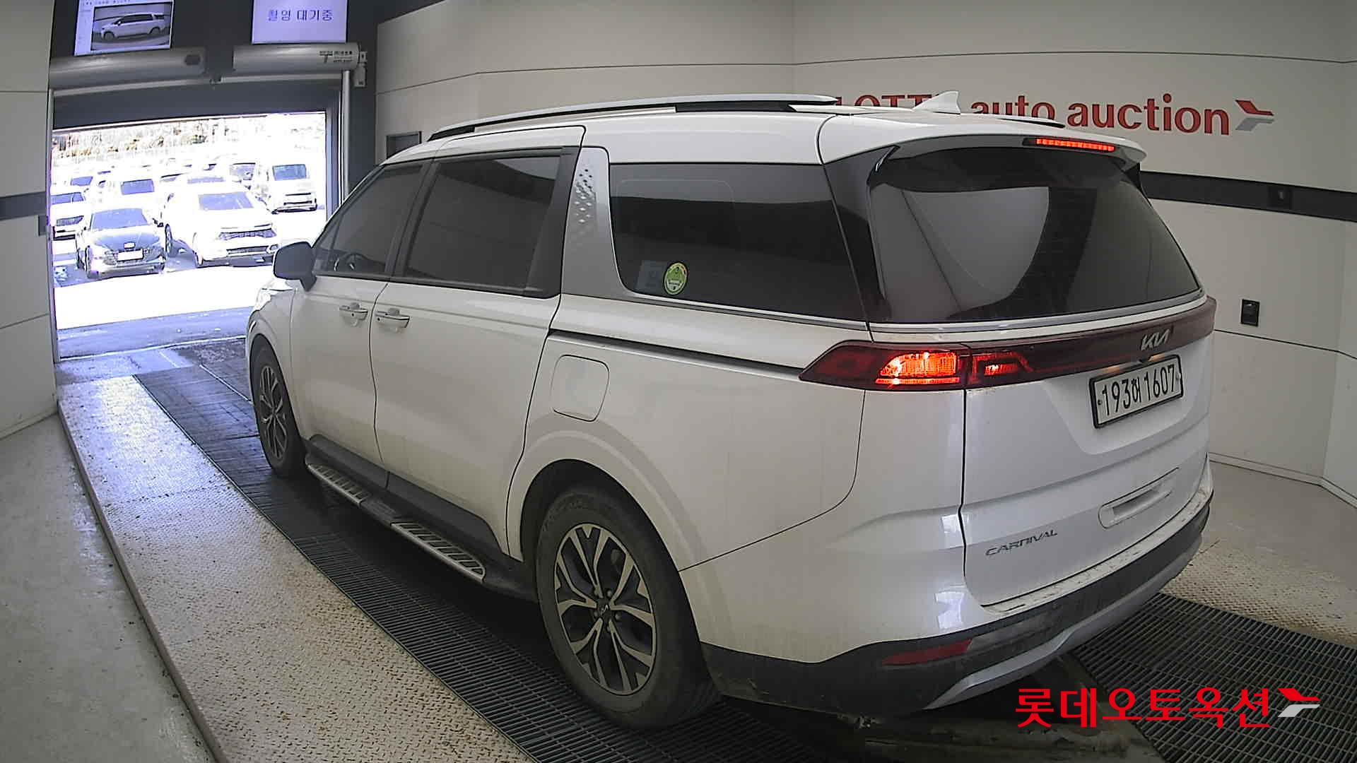 Kia Carnival 2022 Snow White Pearl (optional) из Кореи, фото 6