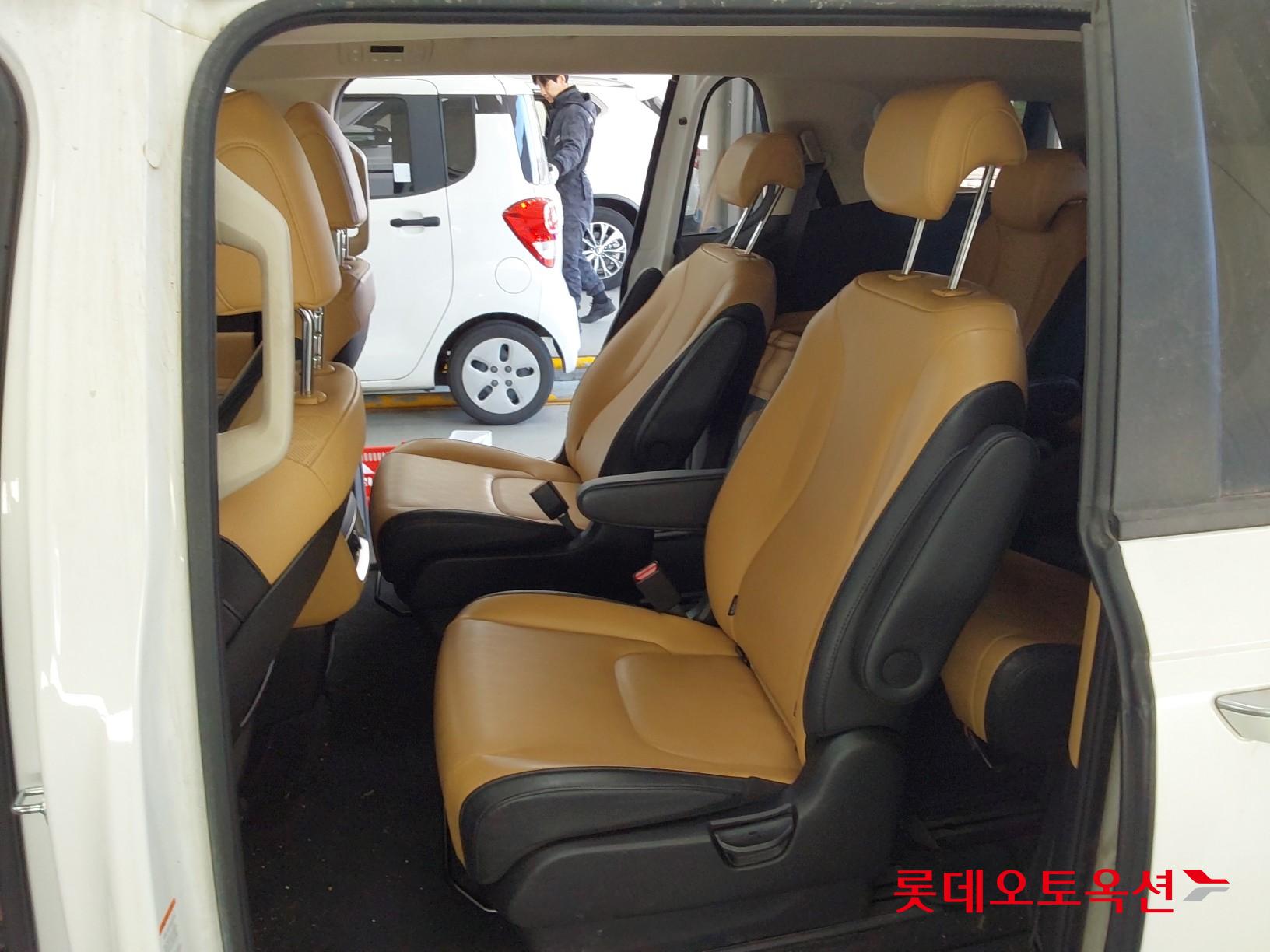 Kia Carnival id 3633637 из Кореи 37