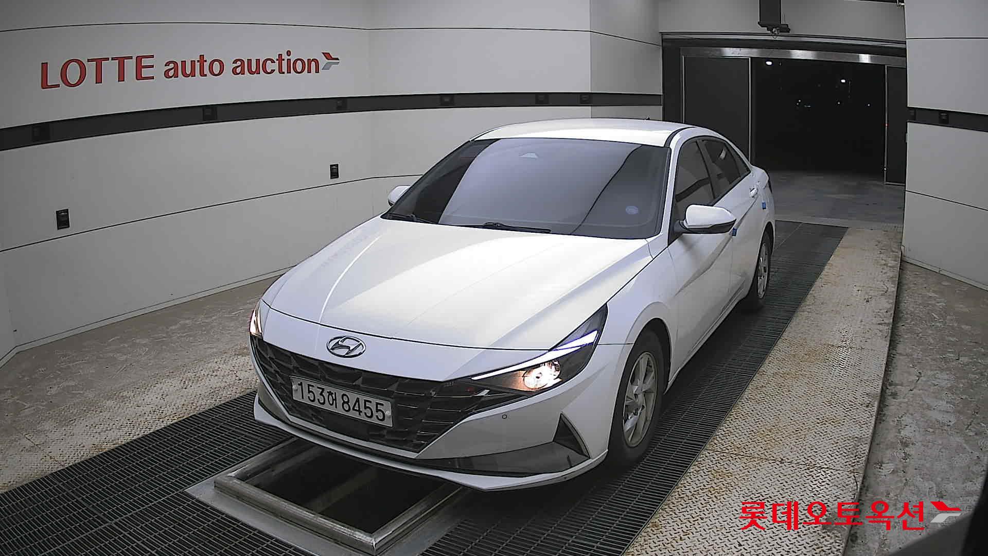 Hyundai Elantra - 10