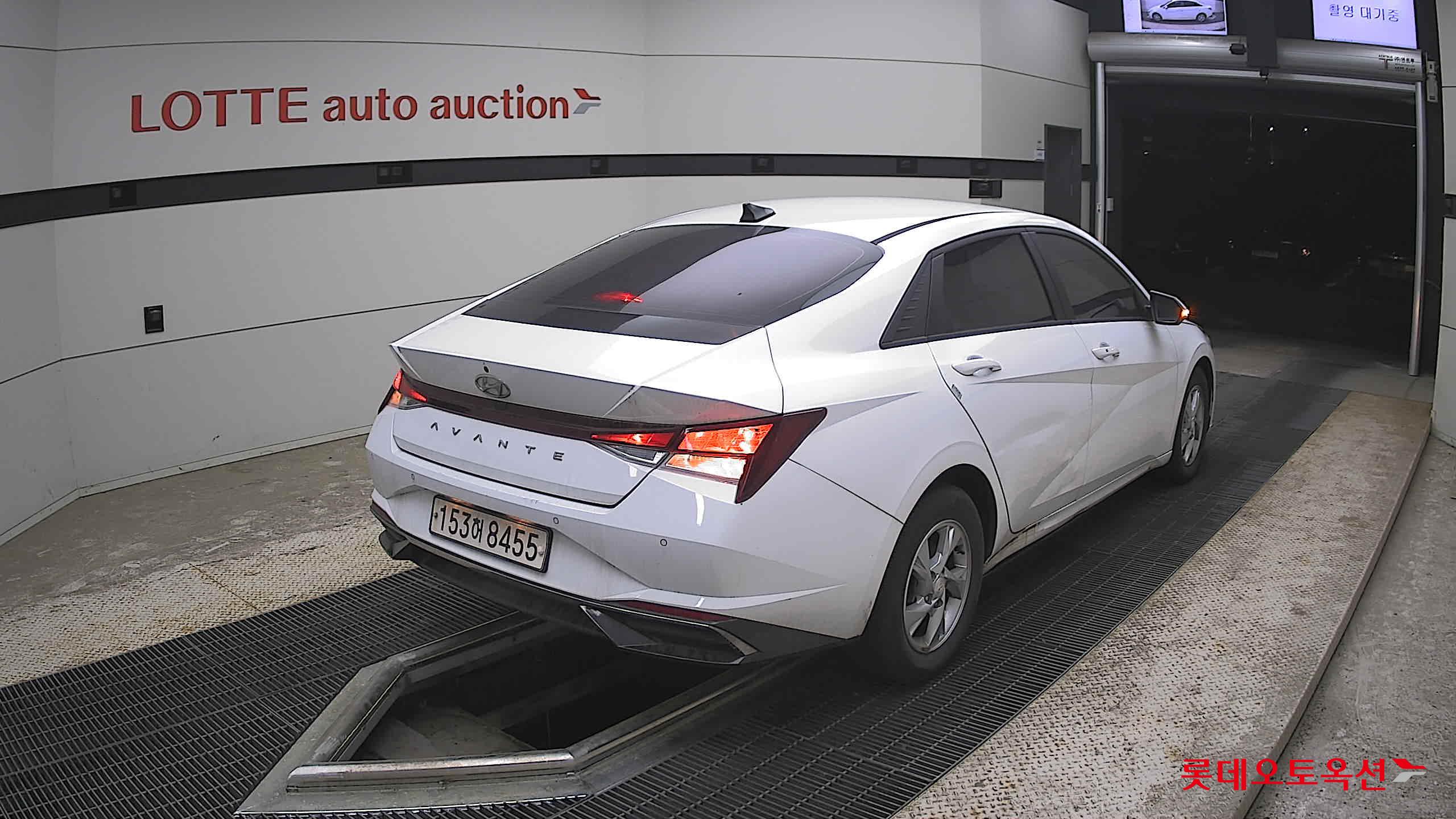 Hyundai Elantra - 5