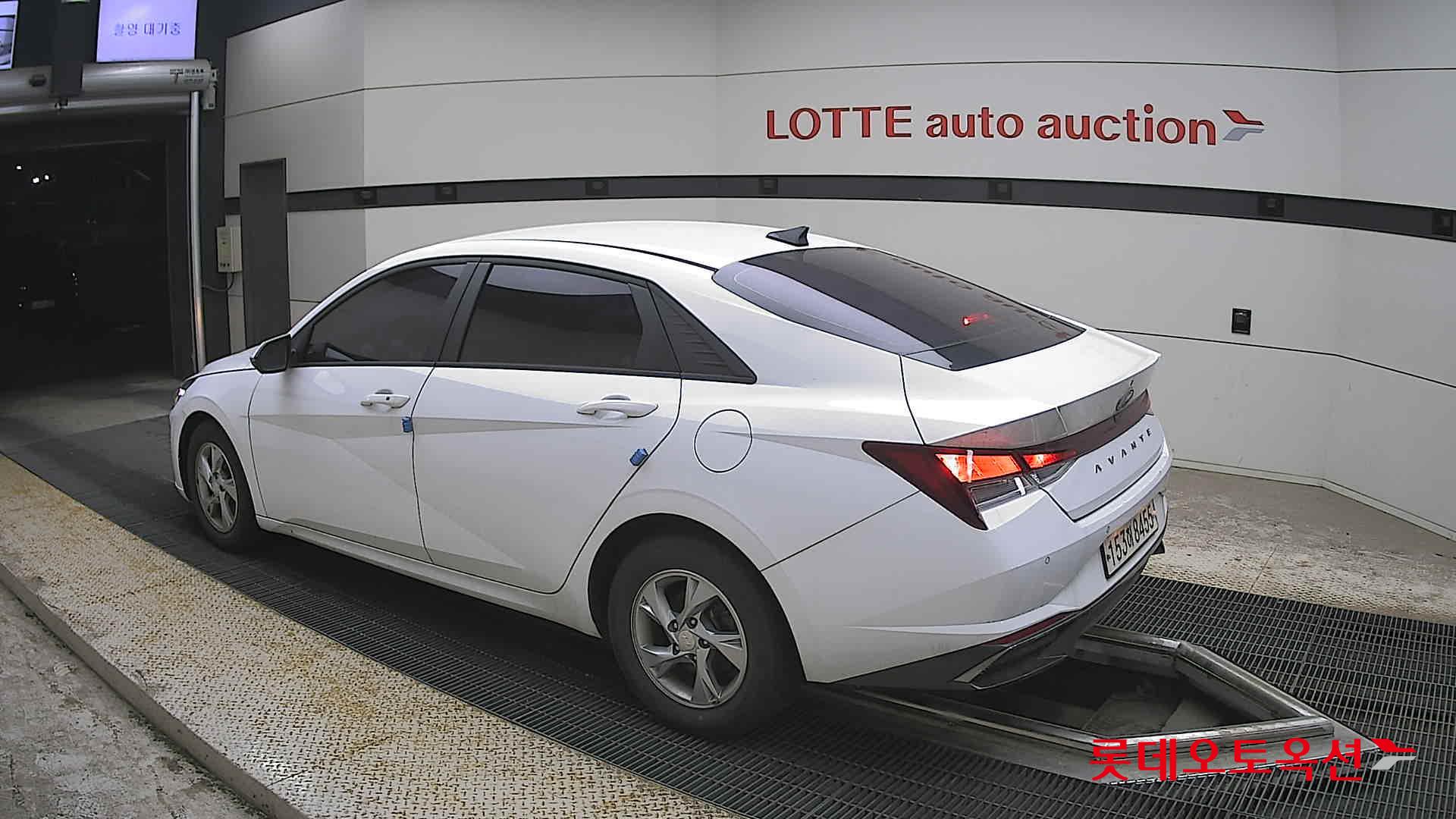 Hyundai Elantra - 15
