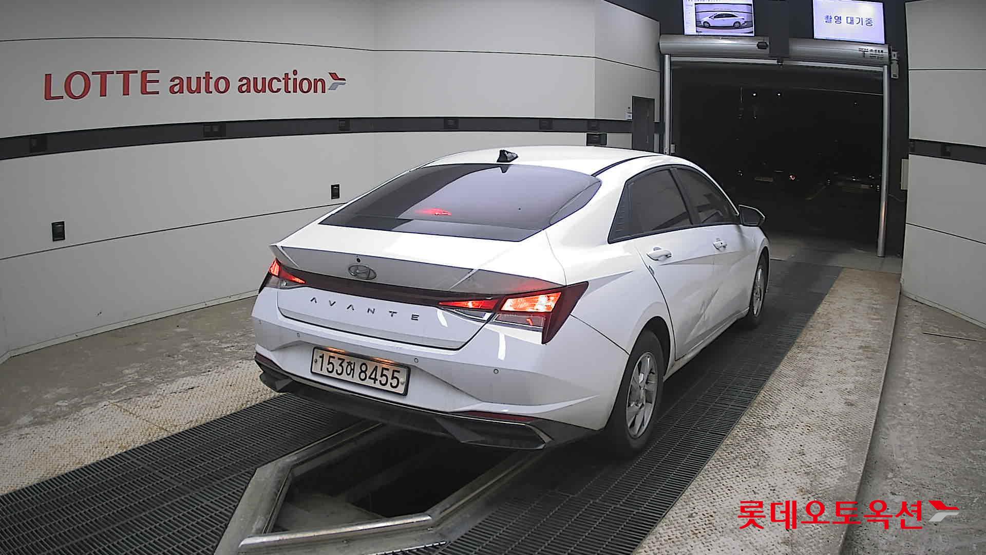 Hyundai Elantra - 18