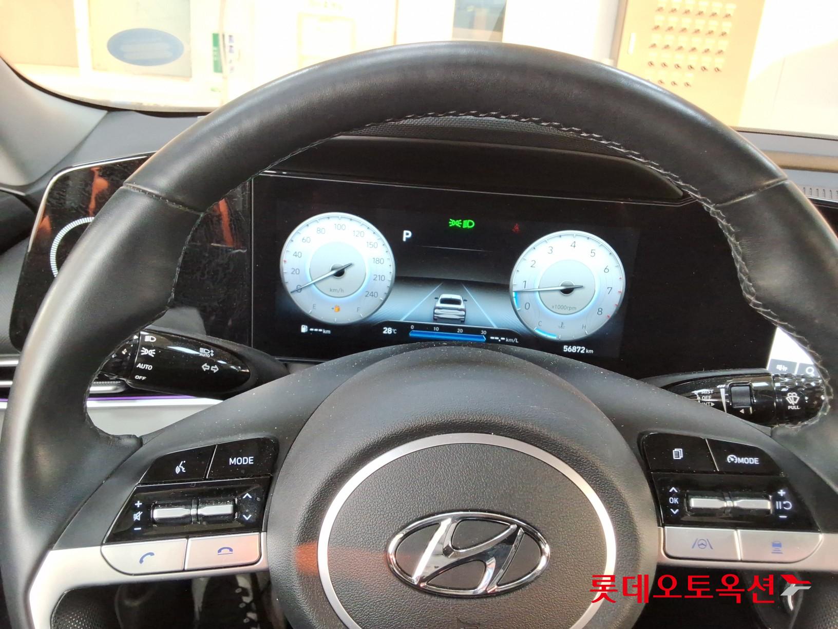 Hyundai Elantra - 30