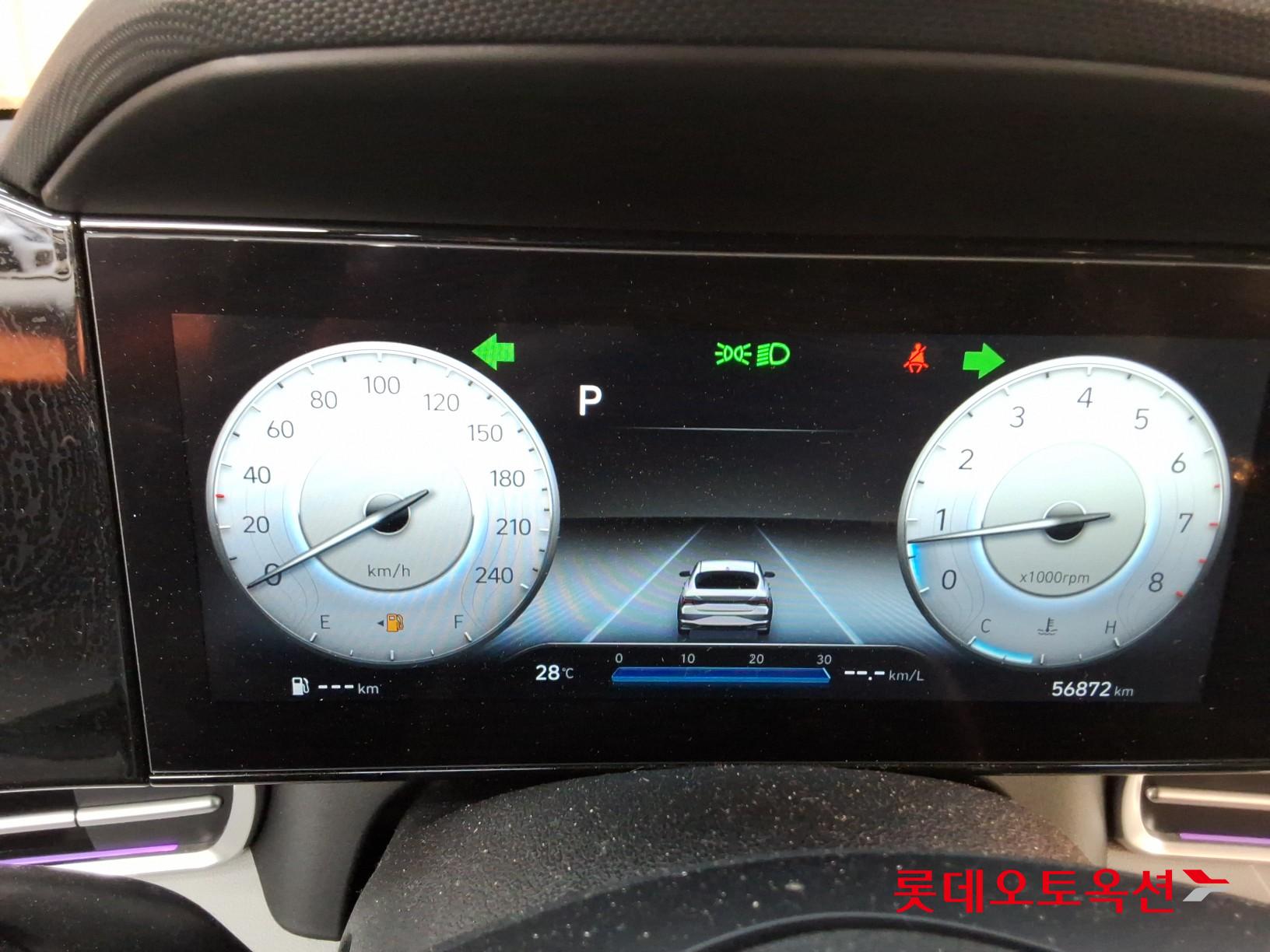 Hyundai Elantra - 35