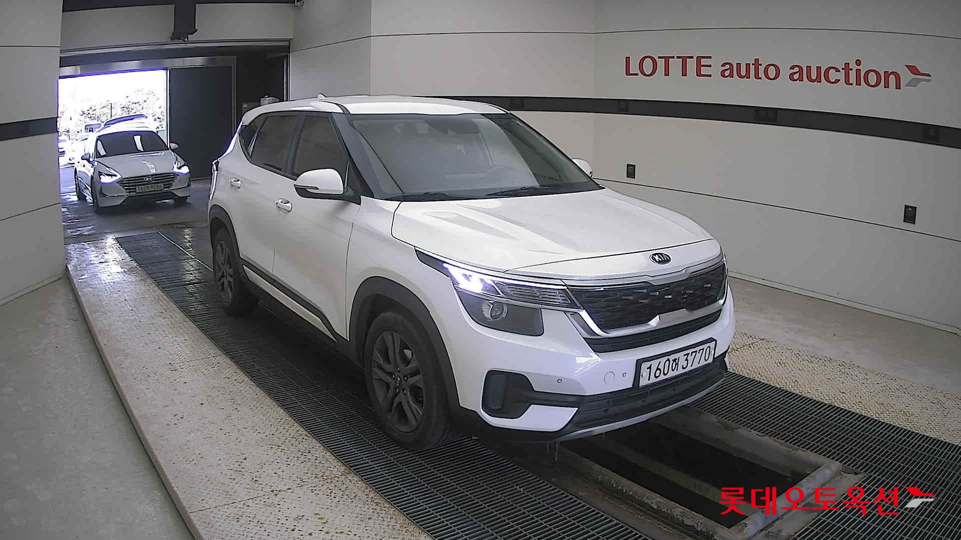 Kia Seltos 2022 Snow White Pearl из Кореи, фото 2