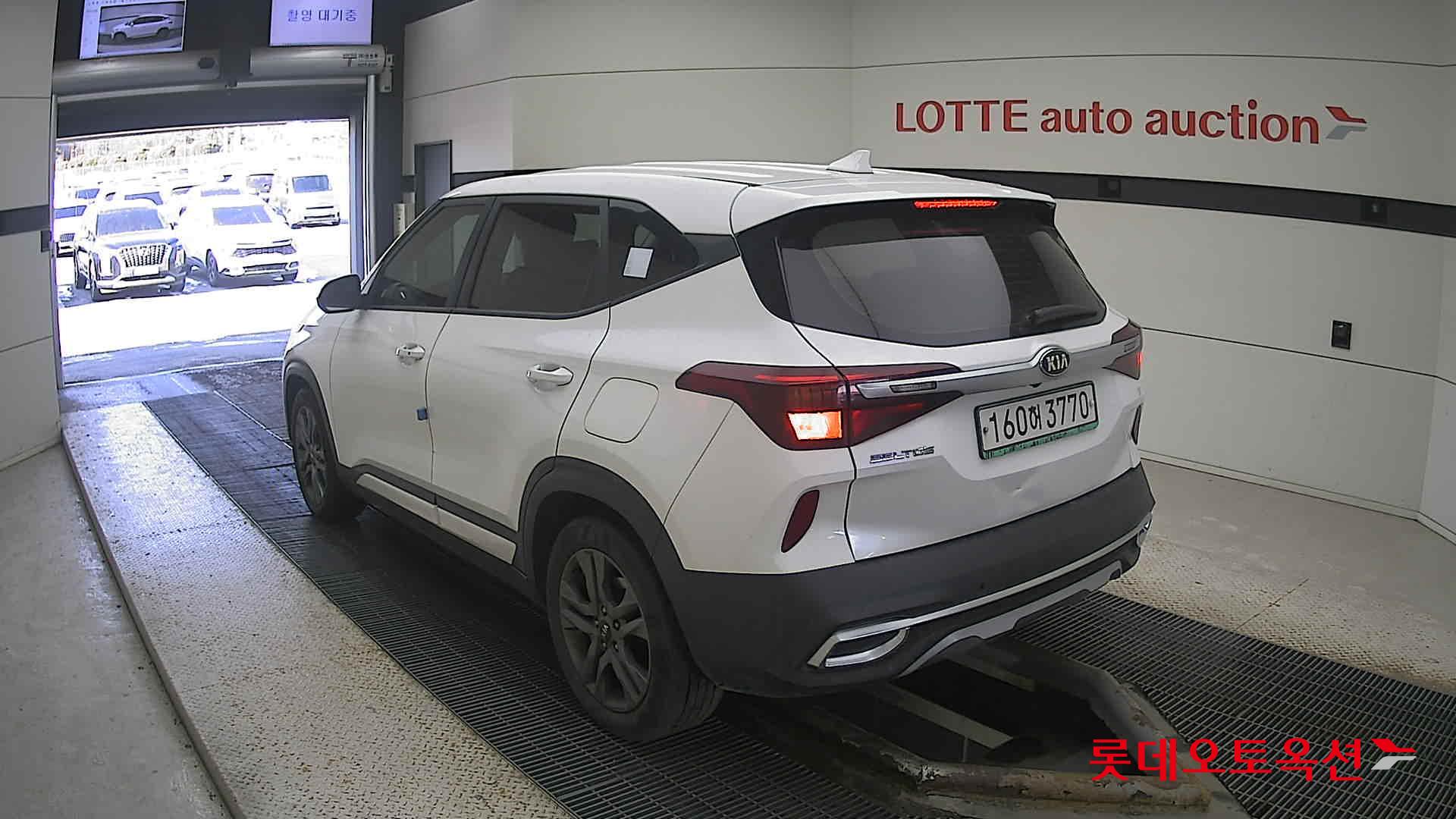 Kia Seltos 2022 Snow White Pearl из Кореи, фото 6