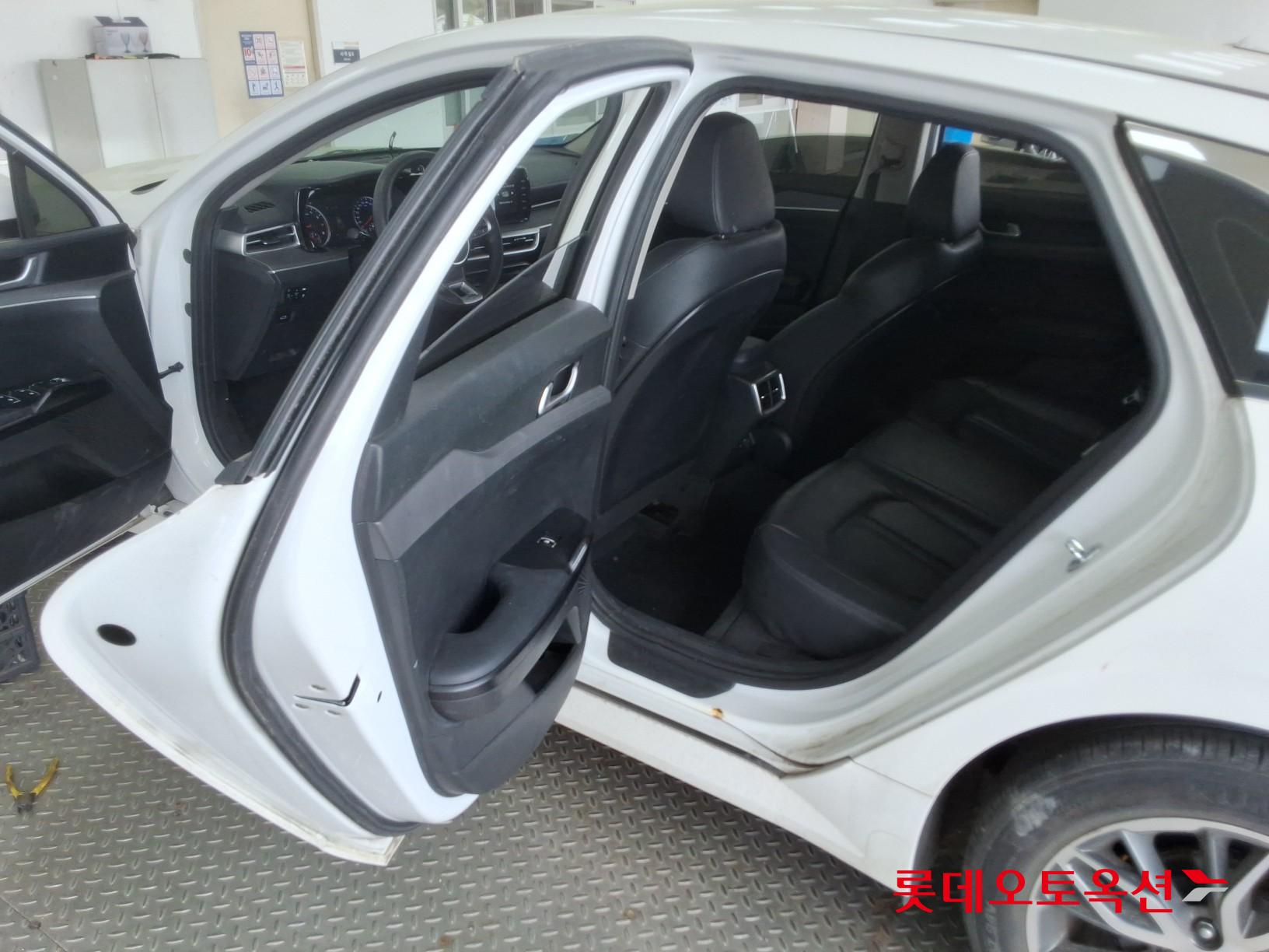 Kia K5 2021 - Image 38