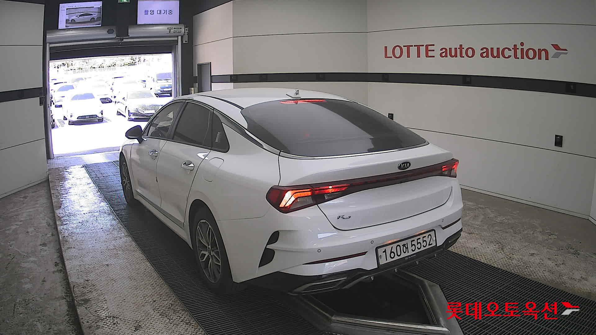 كيا K5 2021 - صورة 16