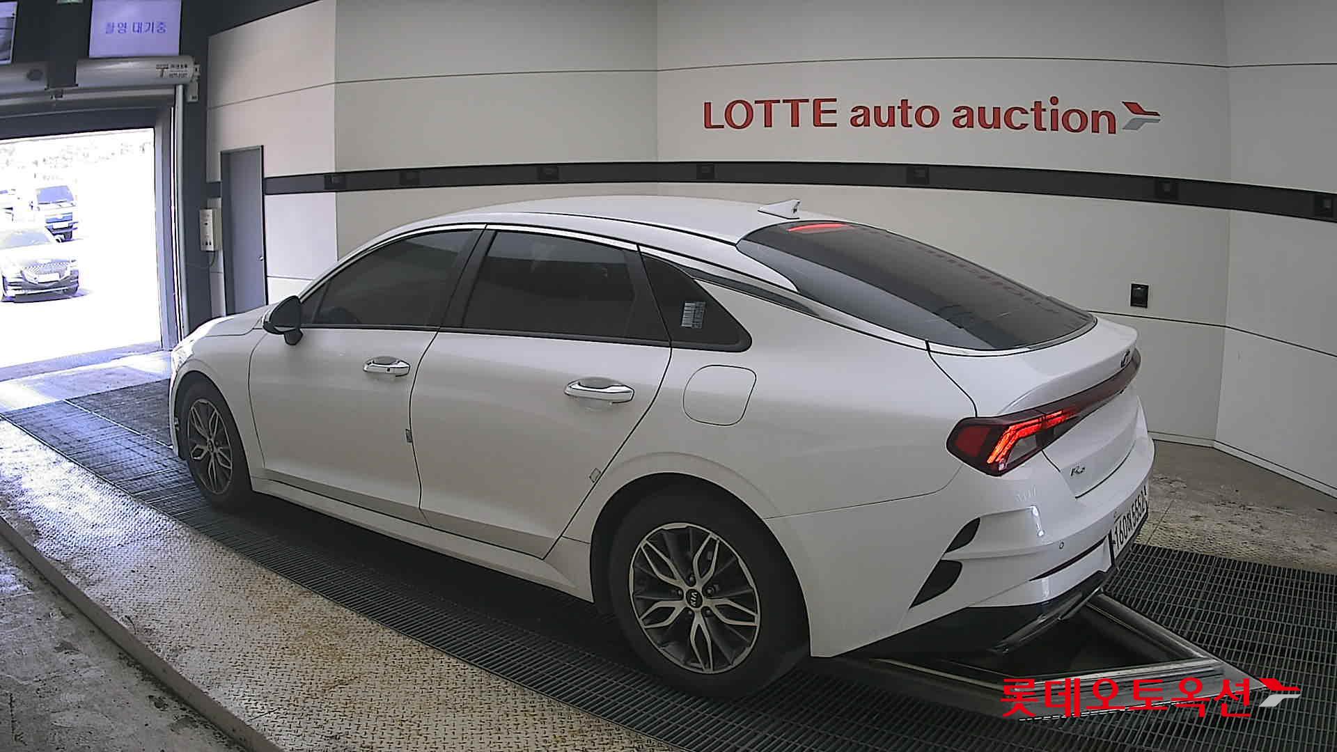 كيا K5 2021 - صورة 15