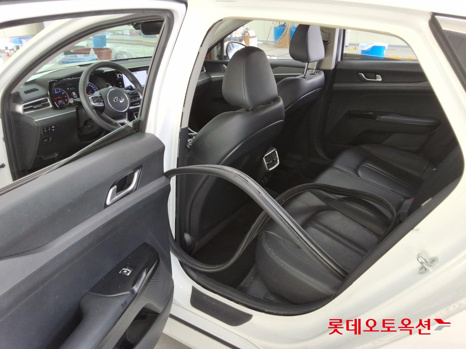 كيا K5 2021 - صورة 36