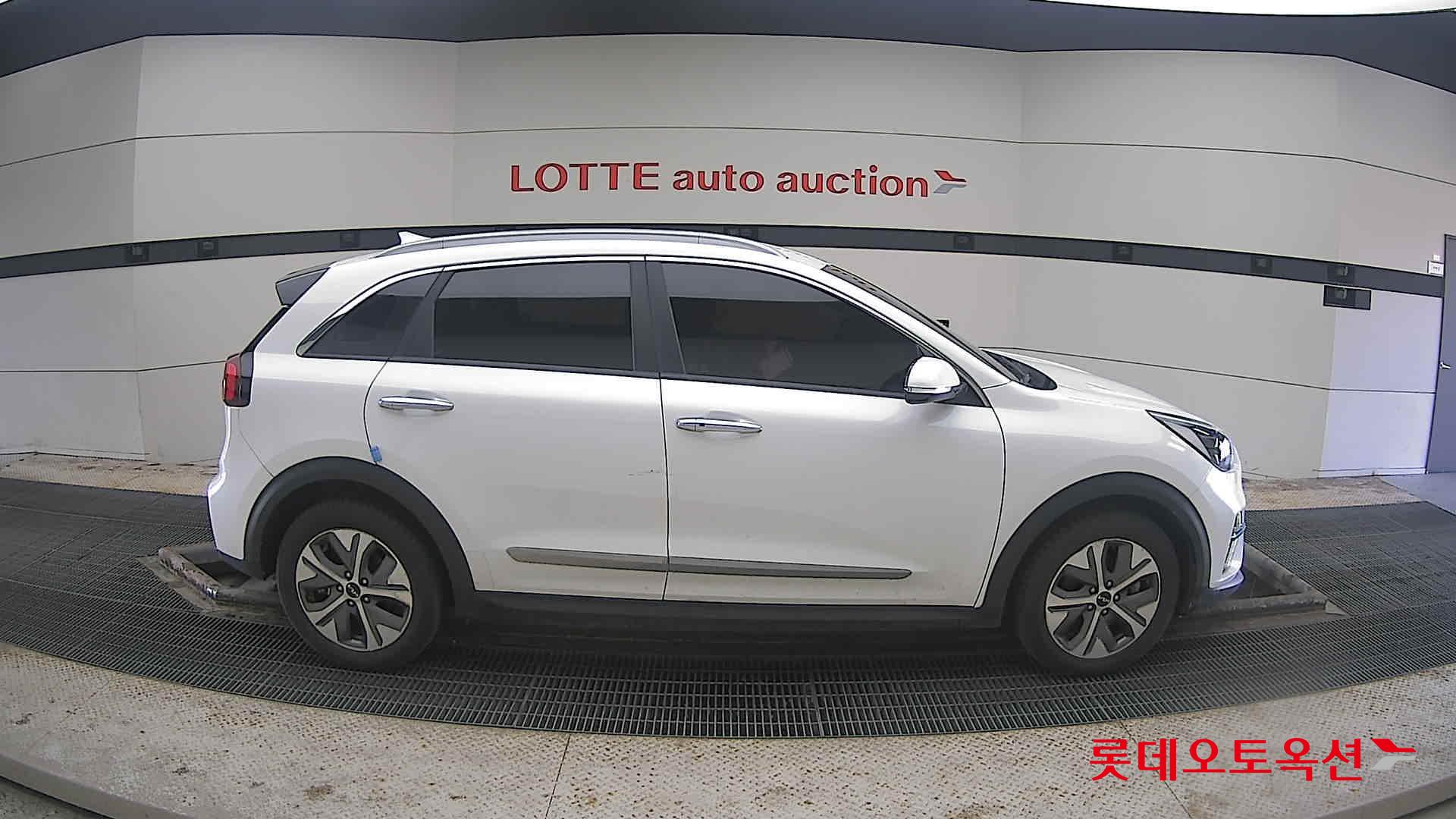 Kia Niro EV 2022 Snow White Pearl (optional) из Кореи, фото 3