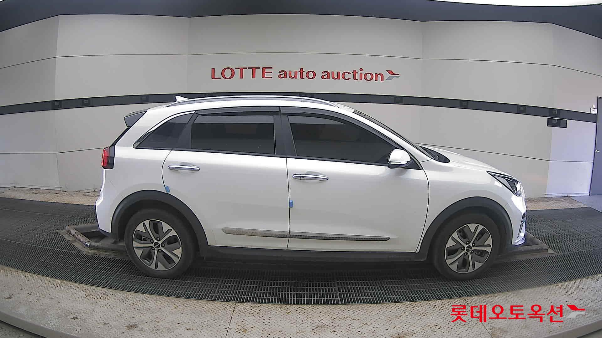 Kia Niro EV 2022 Snow White Pearl (optional) из Кореи, фото 3