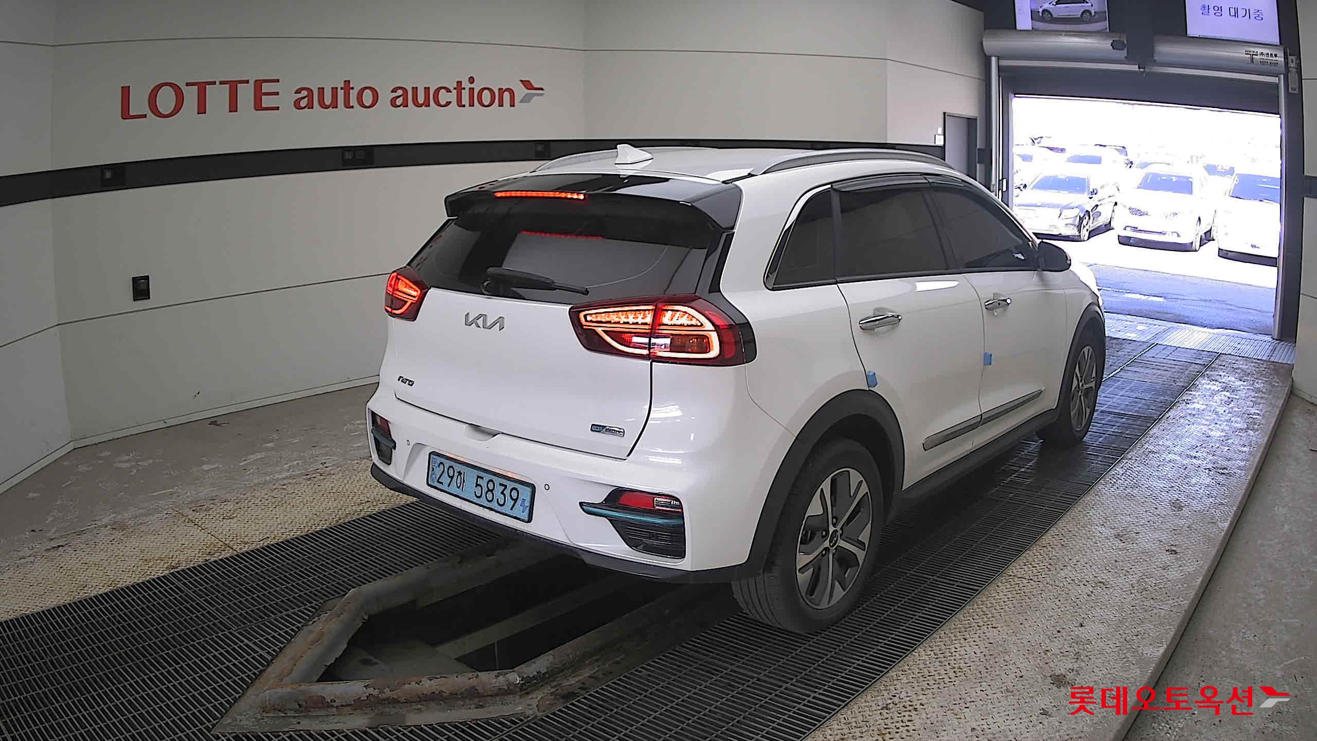 Kia Niro EV 2022 Snow White Pearl (optional) из Кореи, фото 4