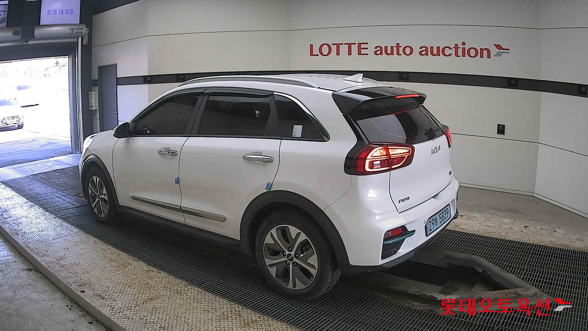 Kia Niro EV id 3816379 из Кореи 10