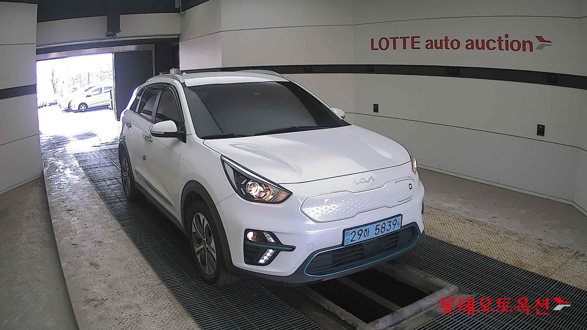 Kia Niro EV id 3816379 из Кореи 15