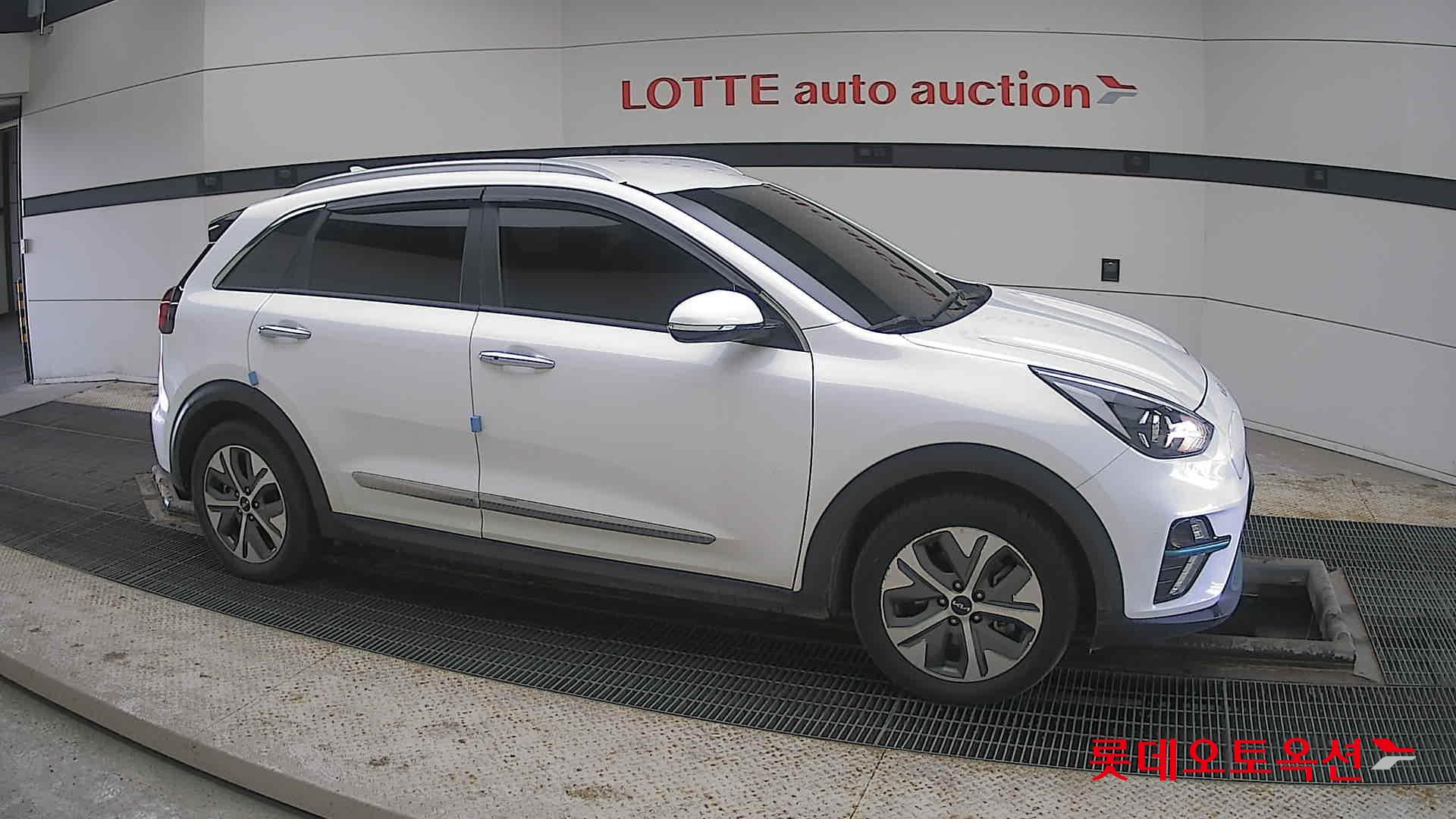 Kia Niro EV id 3816379 из Кореи 17