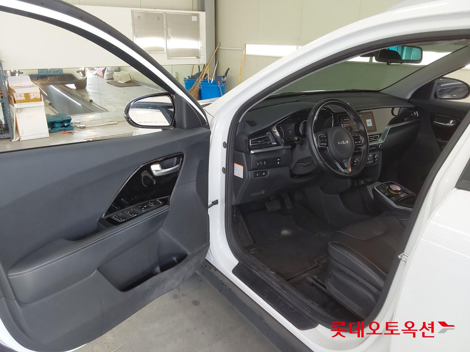 Kia Niro EV id 3816379 из Кореи 34