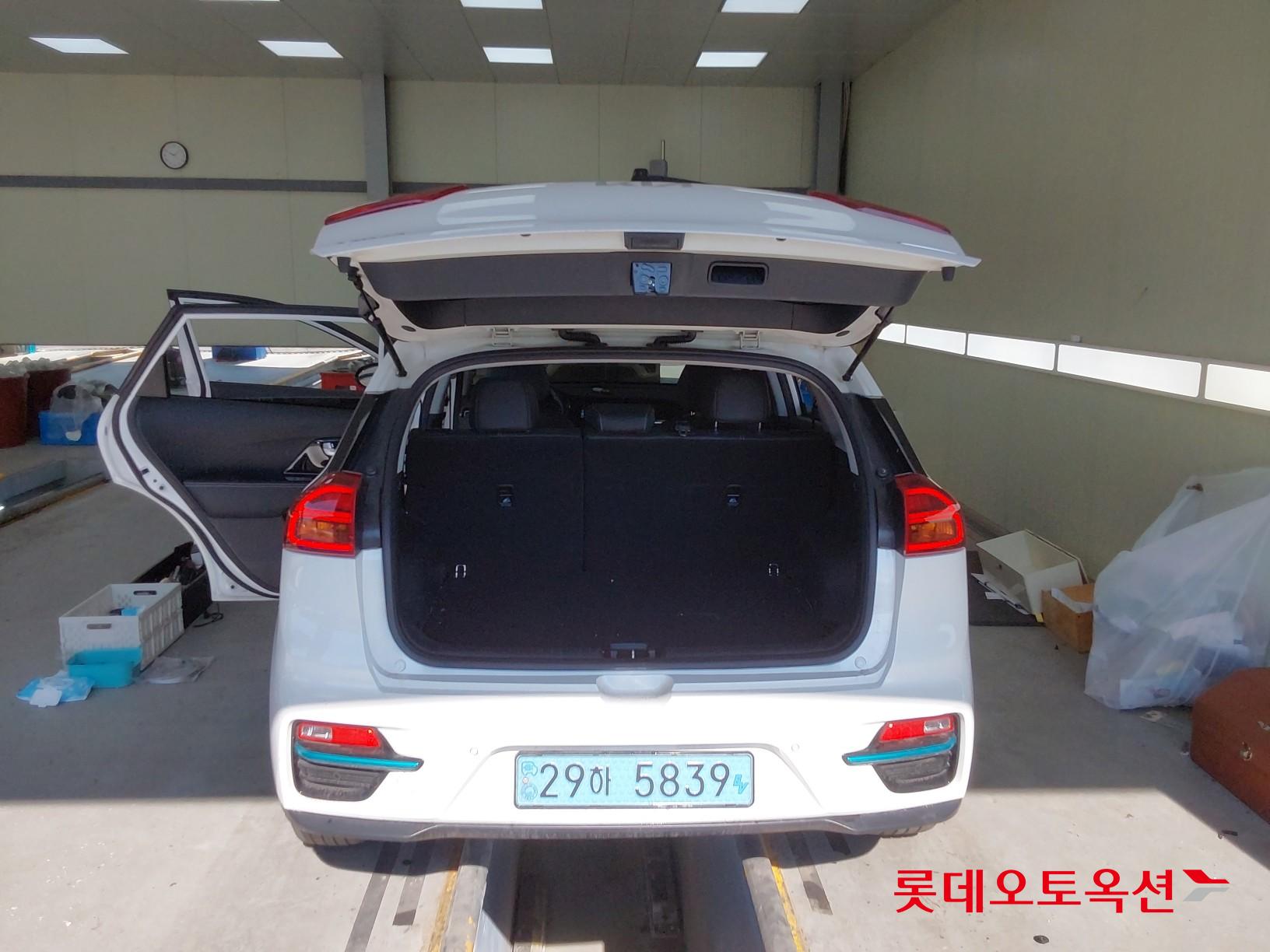 Kia Niro EV id 3816379 из Кореи 37